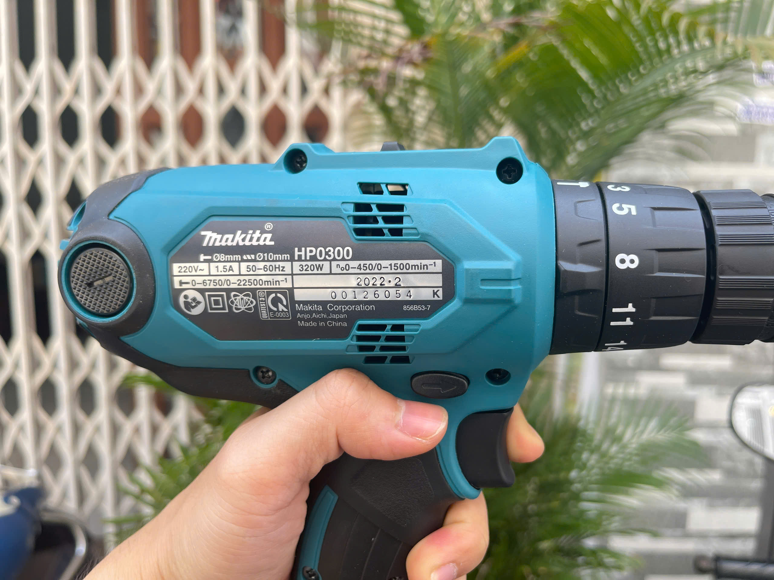 Máy khoan và vặn vít Makita HP0300