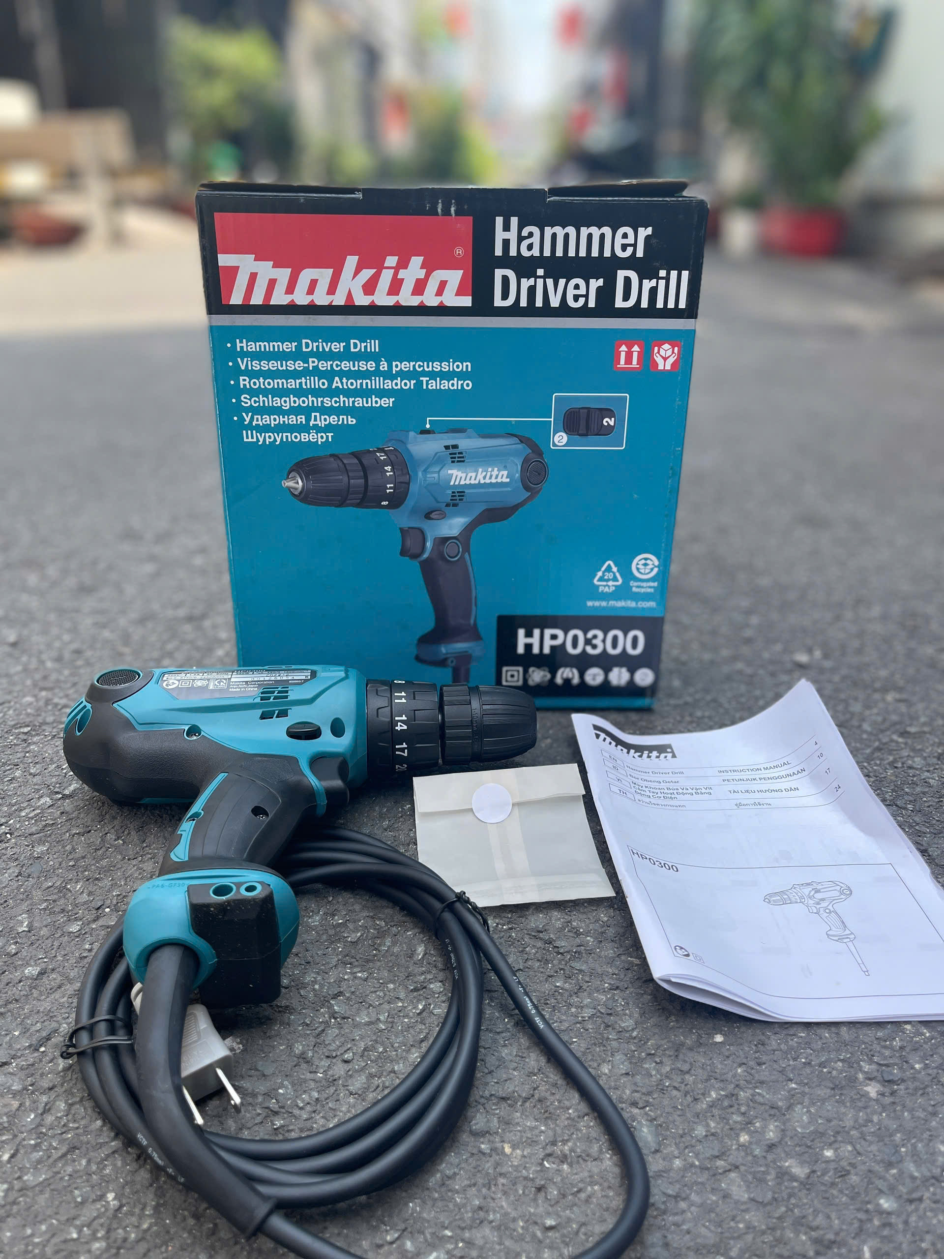 Máy khoan và vặn vít Makita HP0300