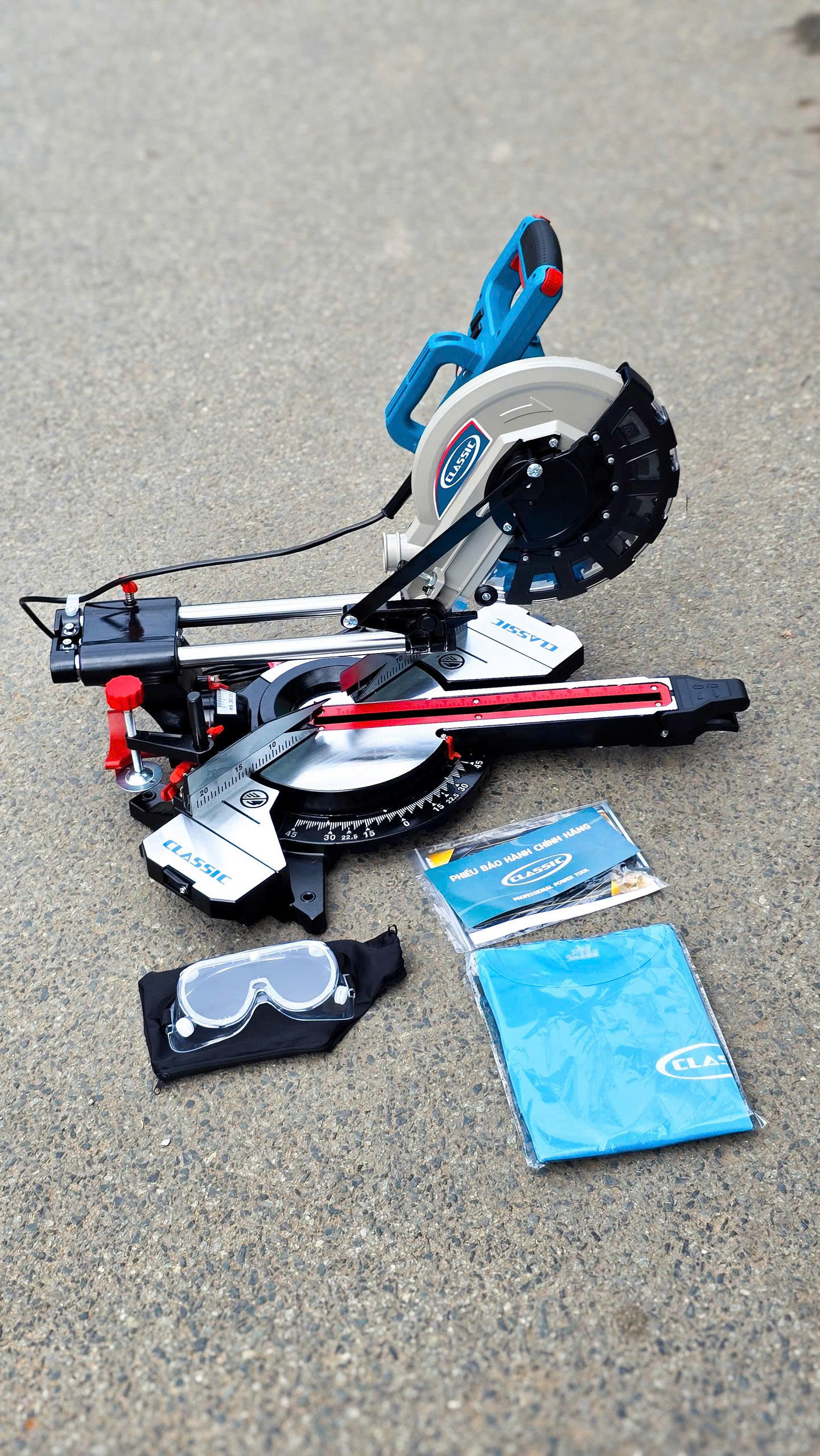 Máy cắt đa năng (thanh trượt) Classic CLA-1030A ( Tặng kèm đĩa cắt gỗ  255MM ) 