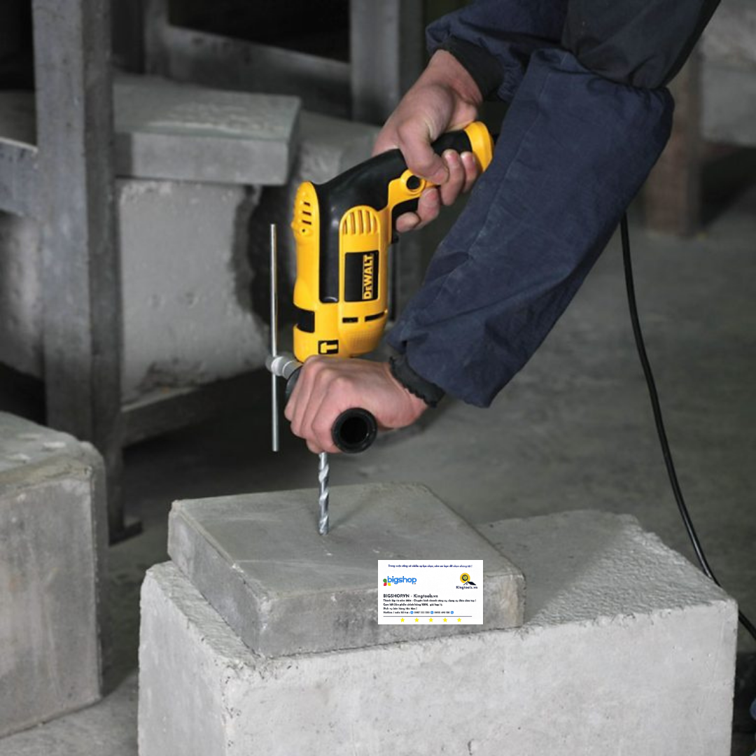 Máy khoan động lực cầm tay DEWALT DWD024K-B1 (Công suất 650W, mũi 13mm)