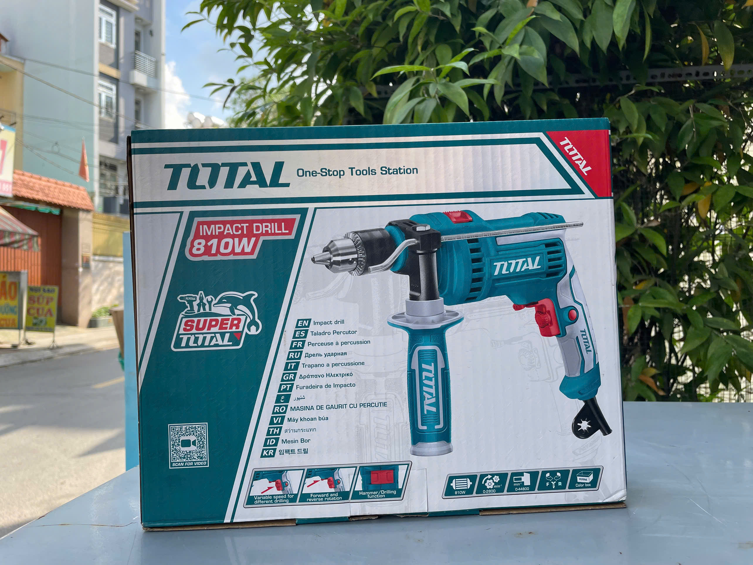 Máy khoan búa Total TG1081316E, 810W giá rẻ 