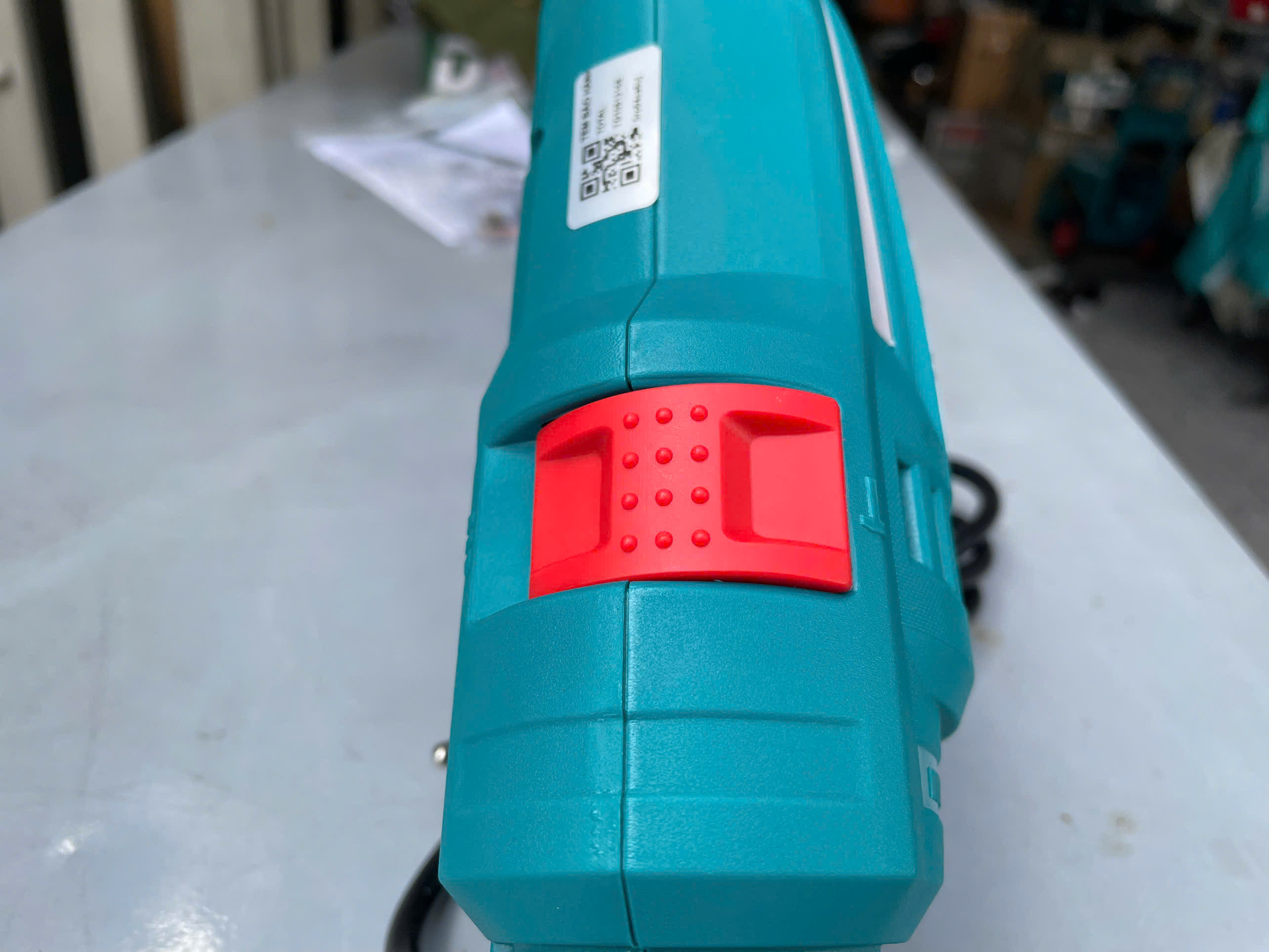 Máy khoan búa Total TG1081316E, 810W giá rẻ 