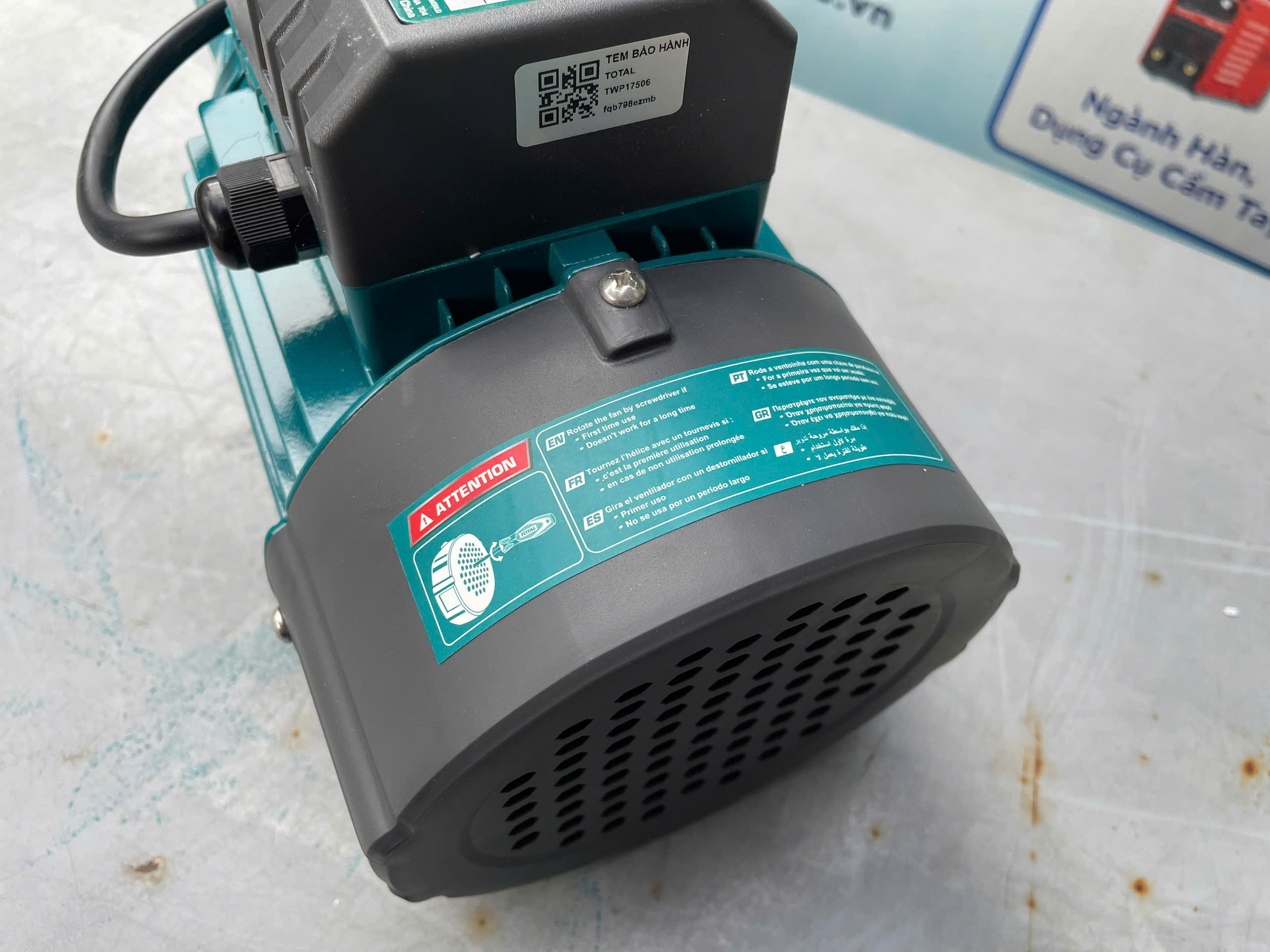 Máy bơm nước TOTAL TWP17506, cs 750W (1HP)
