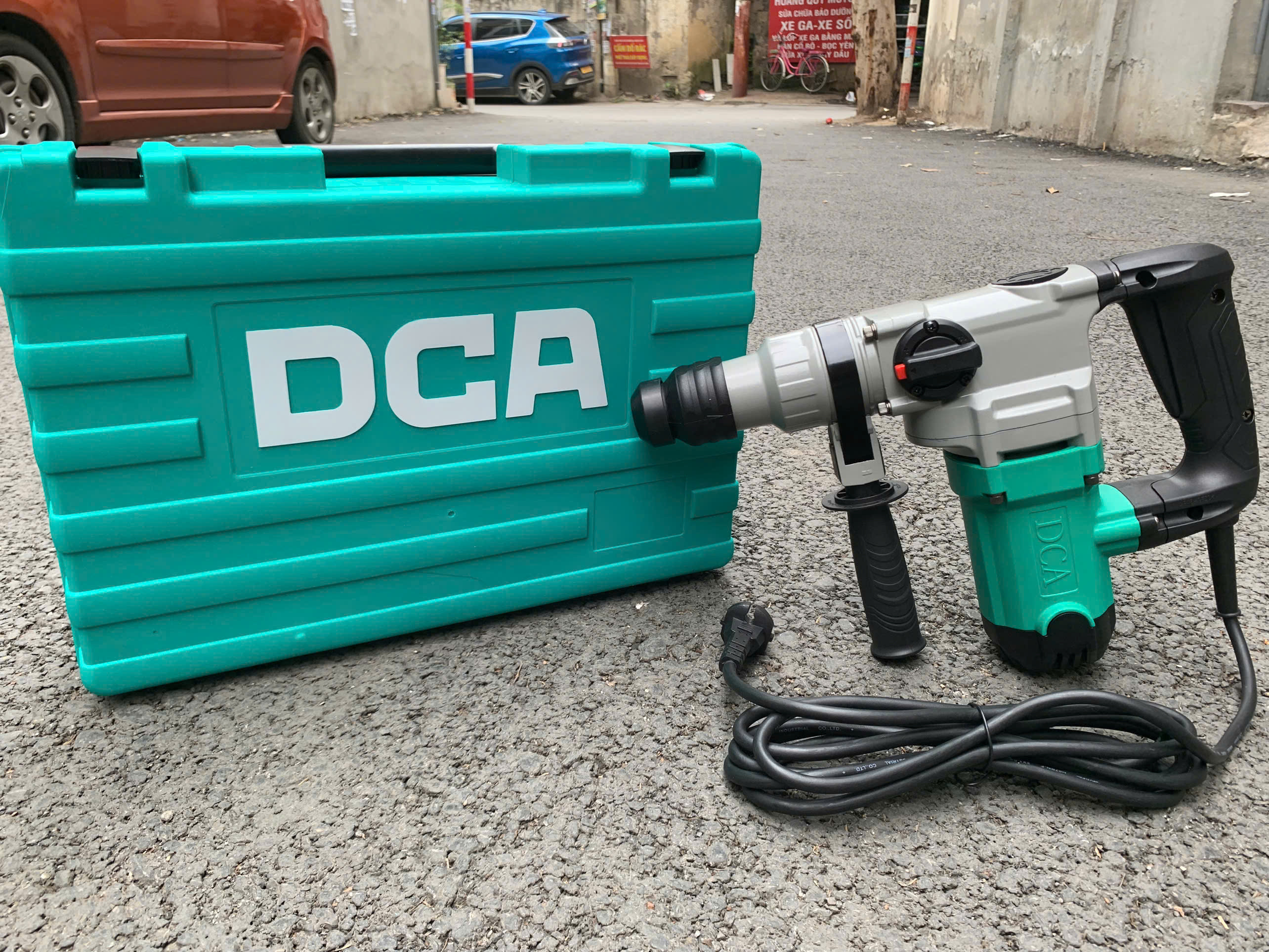 Máy khoan đục bê tông DCA AZC04-30, cs 960W