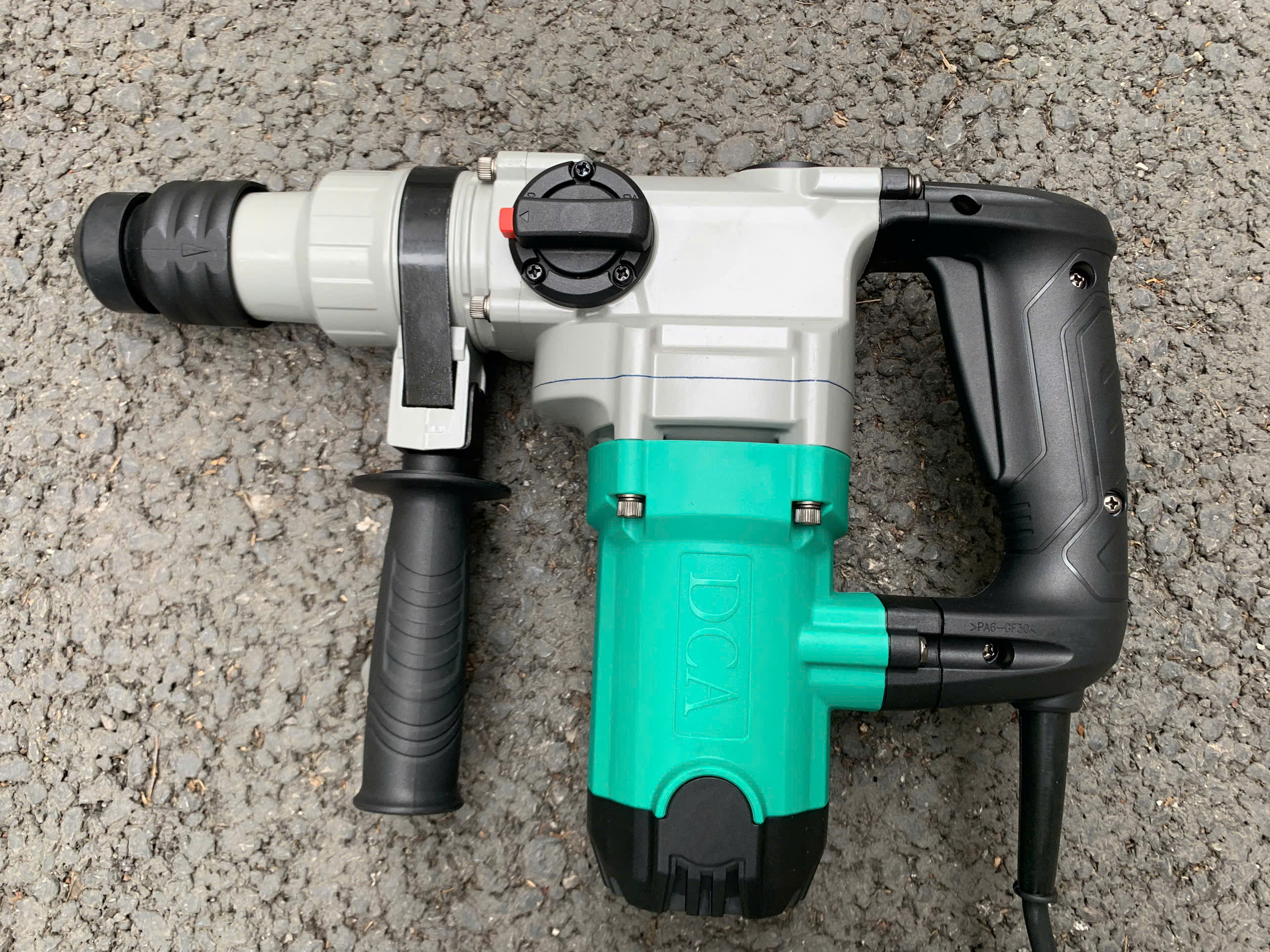 Máy khoan đục bê tông DCA AZC04-30, cs 960W