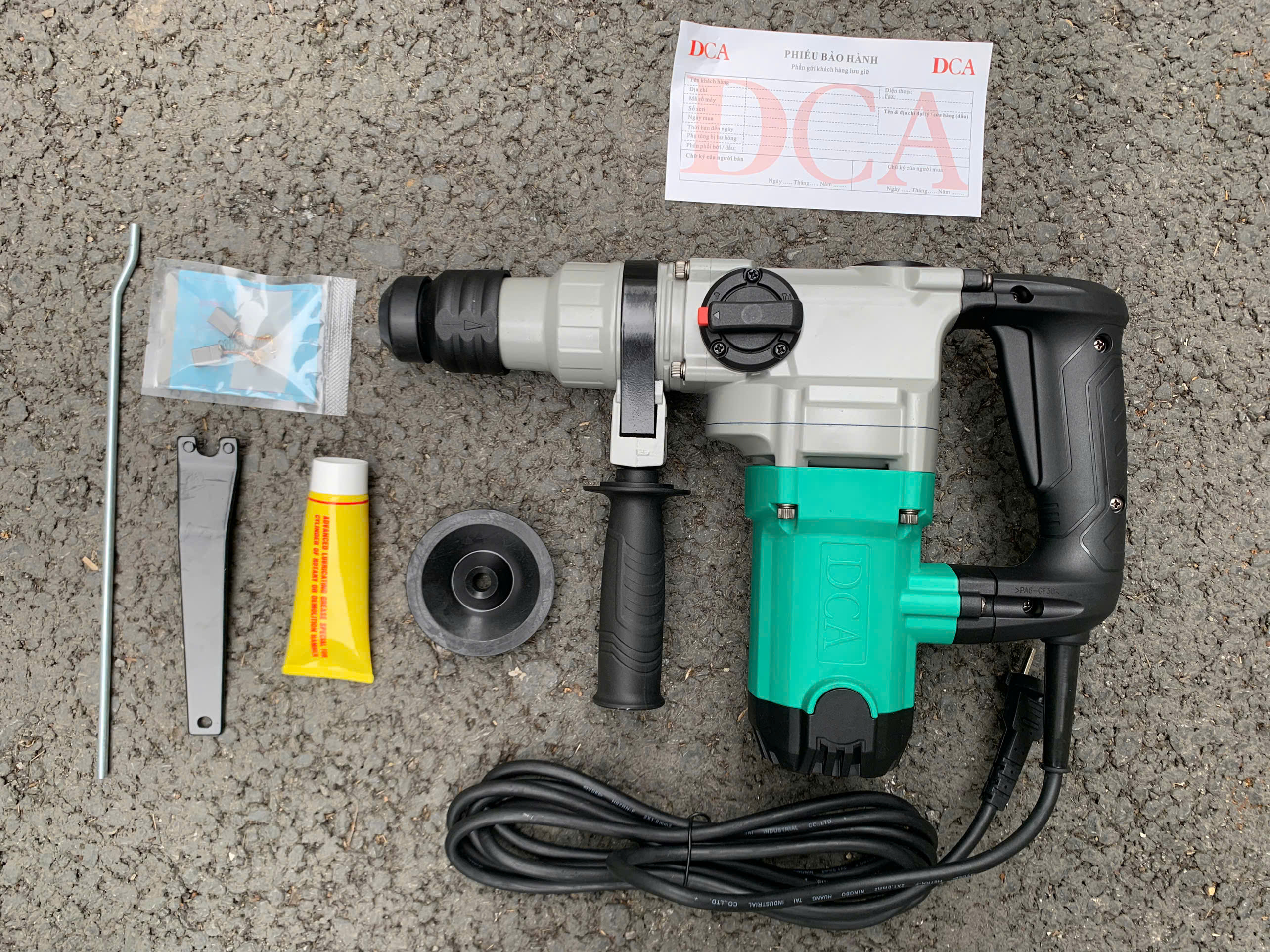 Máy khoan đục bê tông DCA AZC04-30, cs 960W