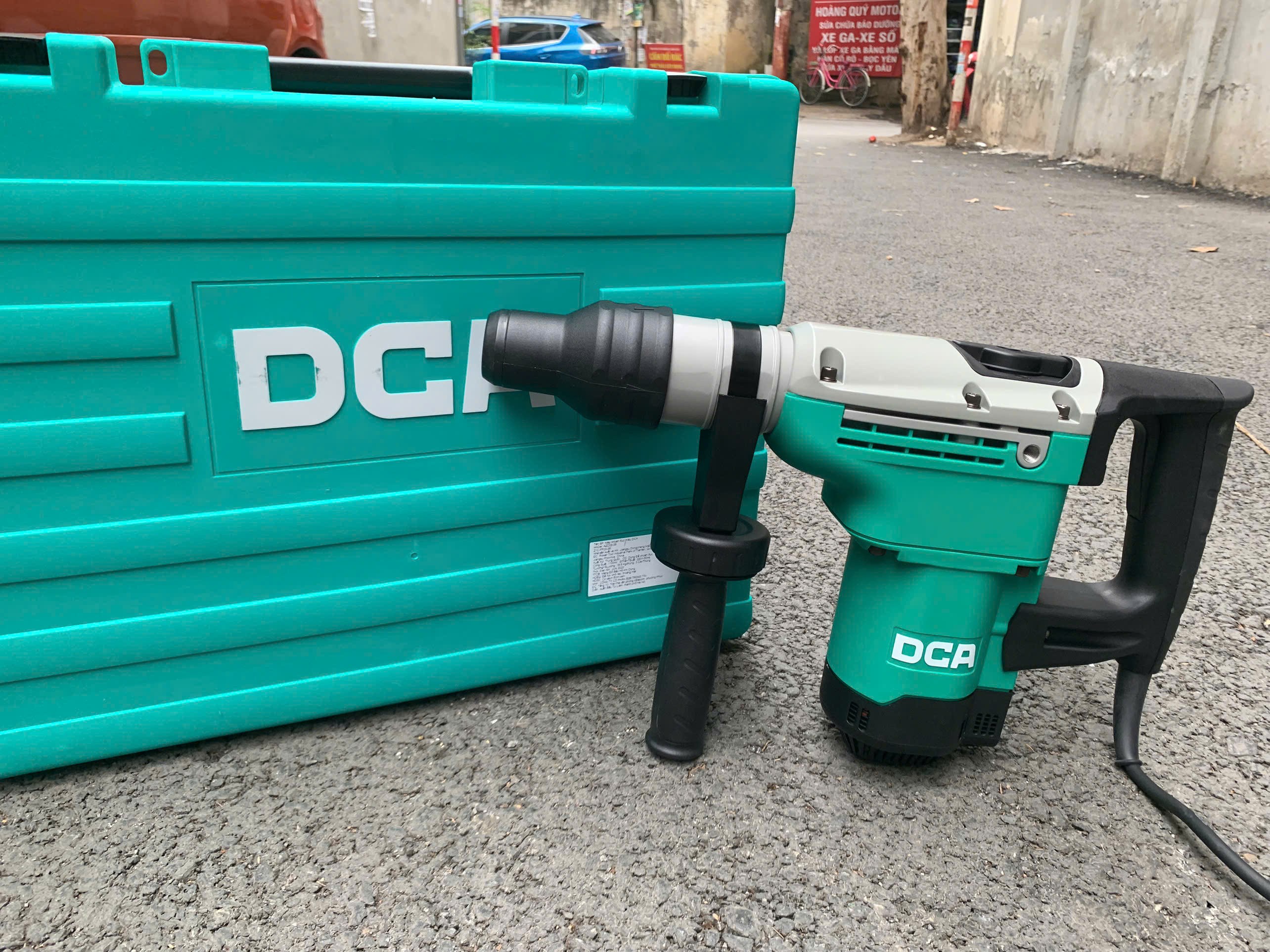 Máy khoan đục DCA AZC03-38, lự đập 7.9J, CS 1100W ( GIÁ XẢ KHO )