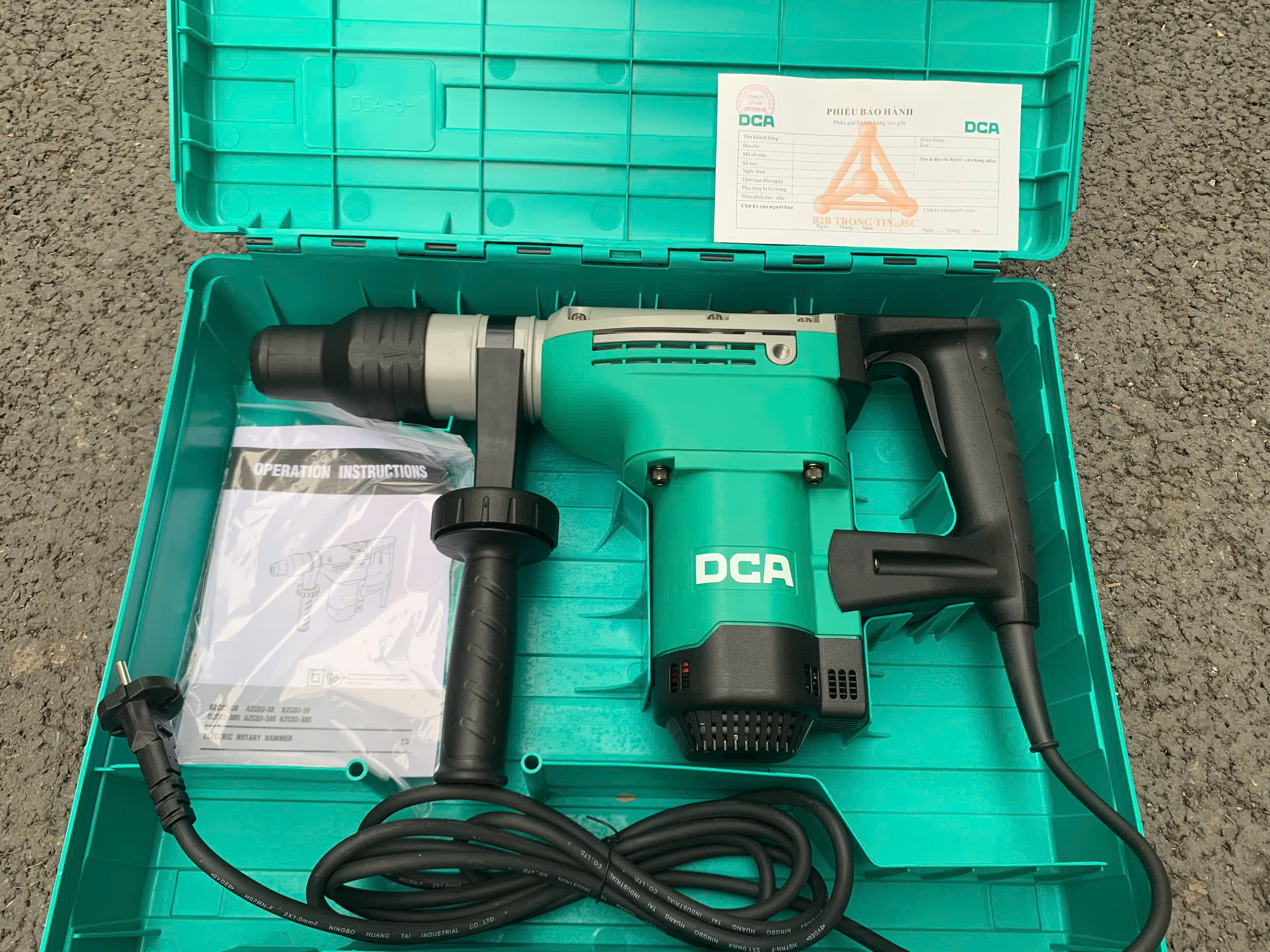 Máy khoan đục DCA AZC03-38, lự đập 7.9J, CS 1100W ( GIÁ XẢ KHO )