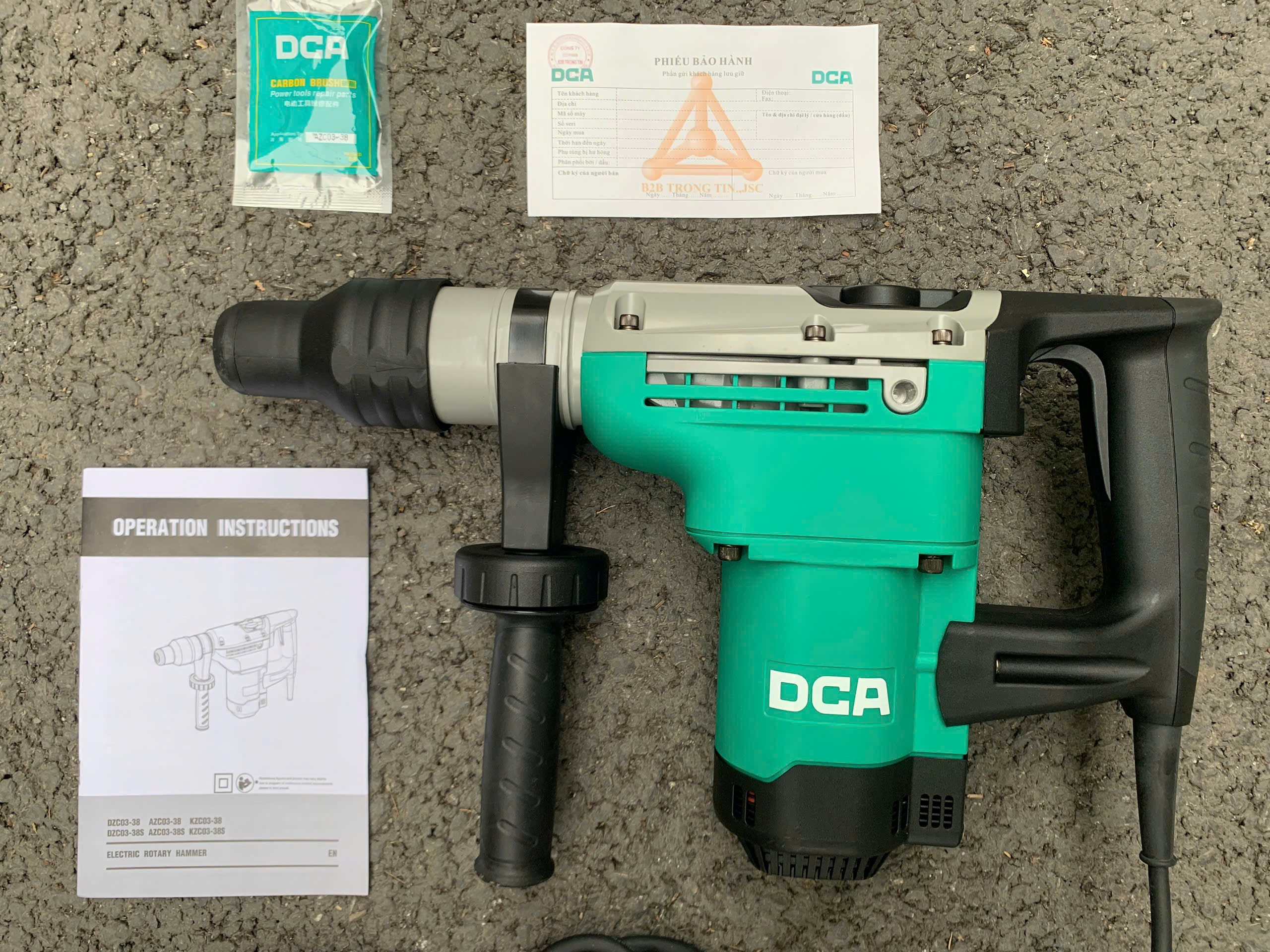 Máy khoan đục DCA AZC03-38, lự đập 7.9J, CS 1100W ( GIÁ XẢ KHO )