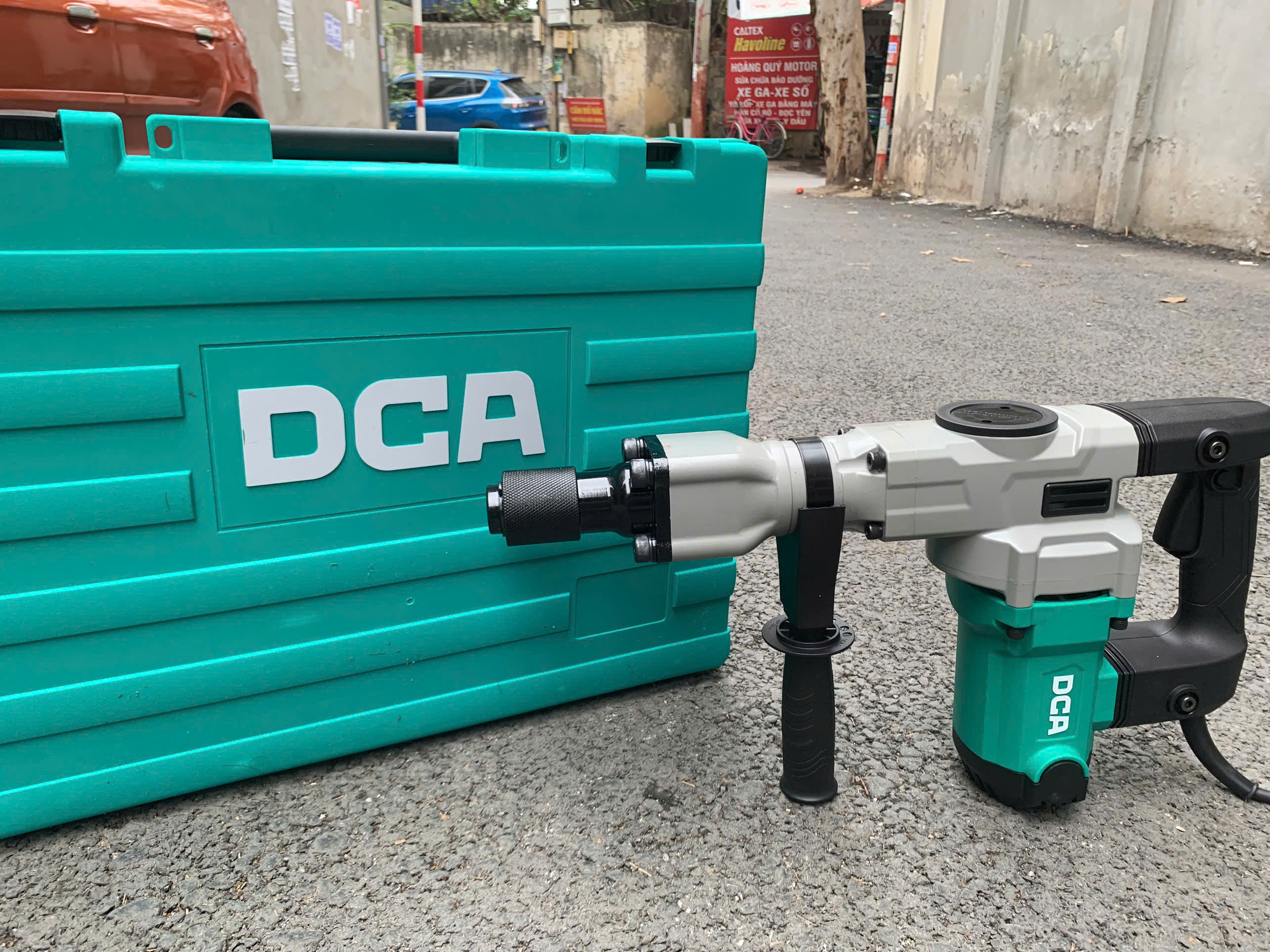 Máy đục bê tông DCA AZG06-6