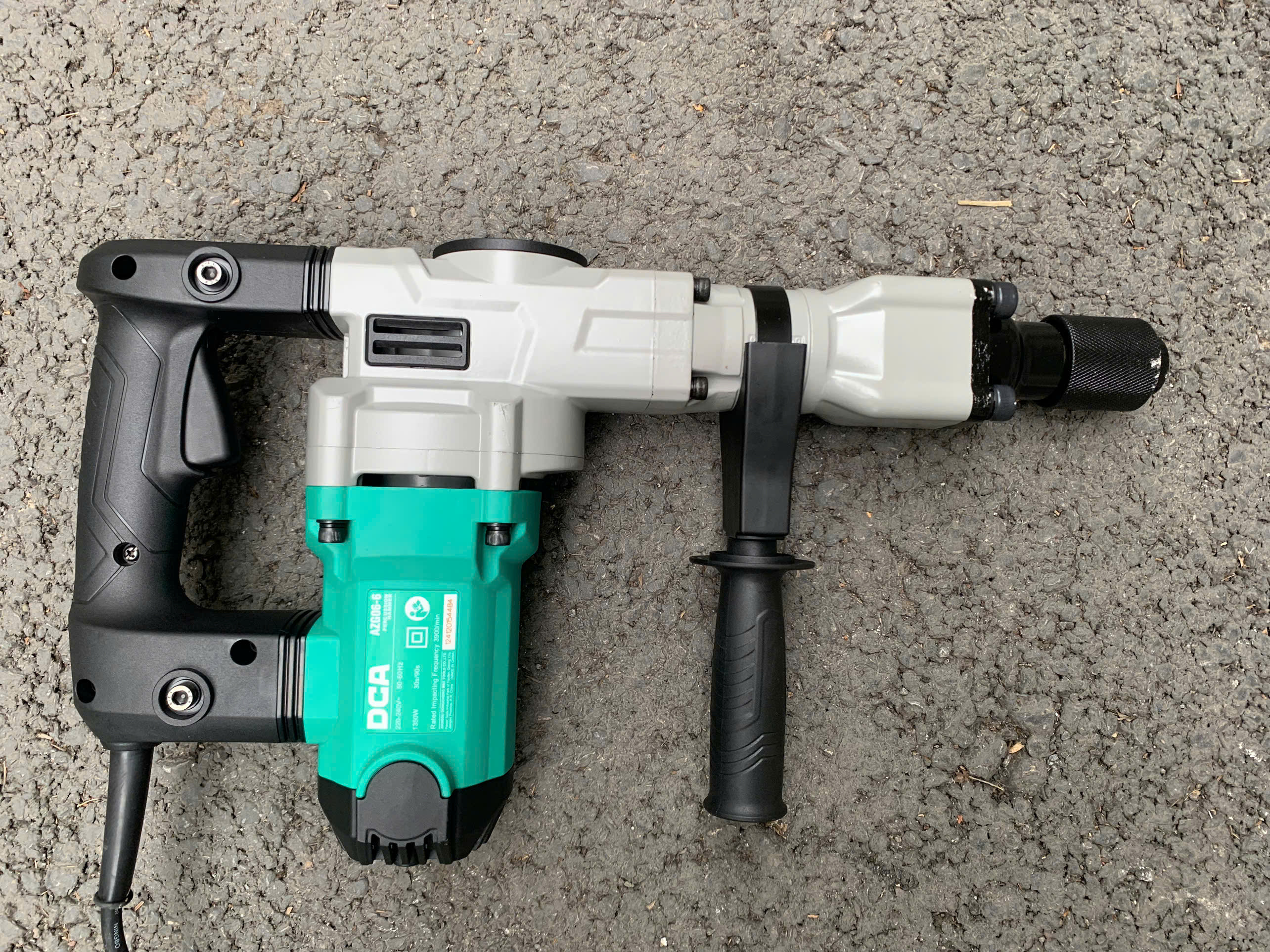 Máy đục bê tông DCA AZG06-6