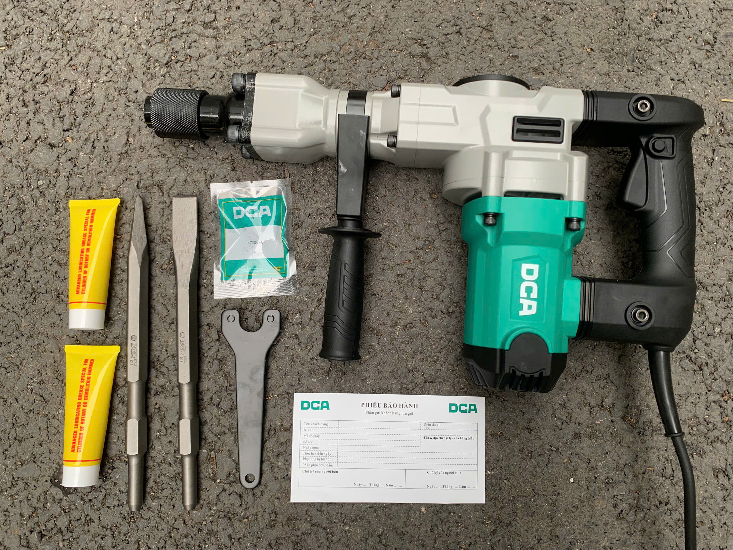 Máy đục bê tông DCA AZG06-6