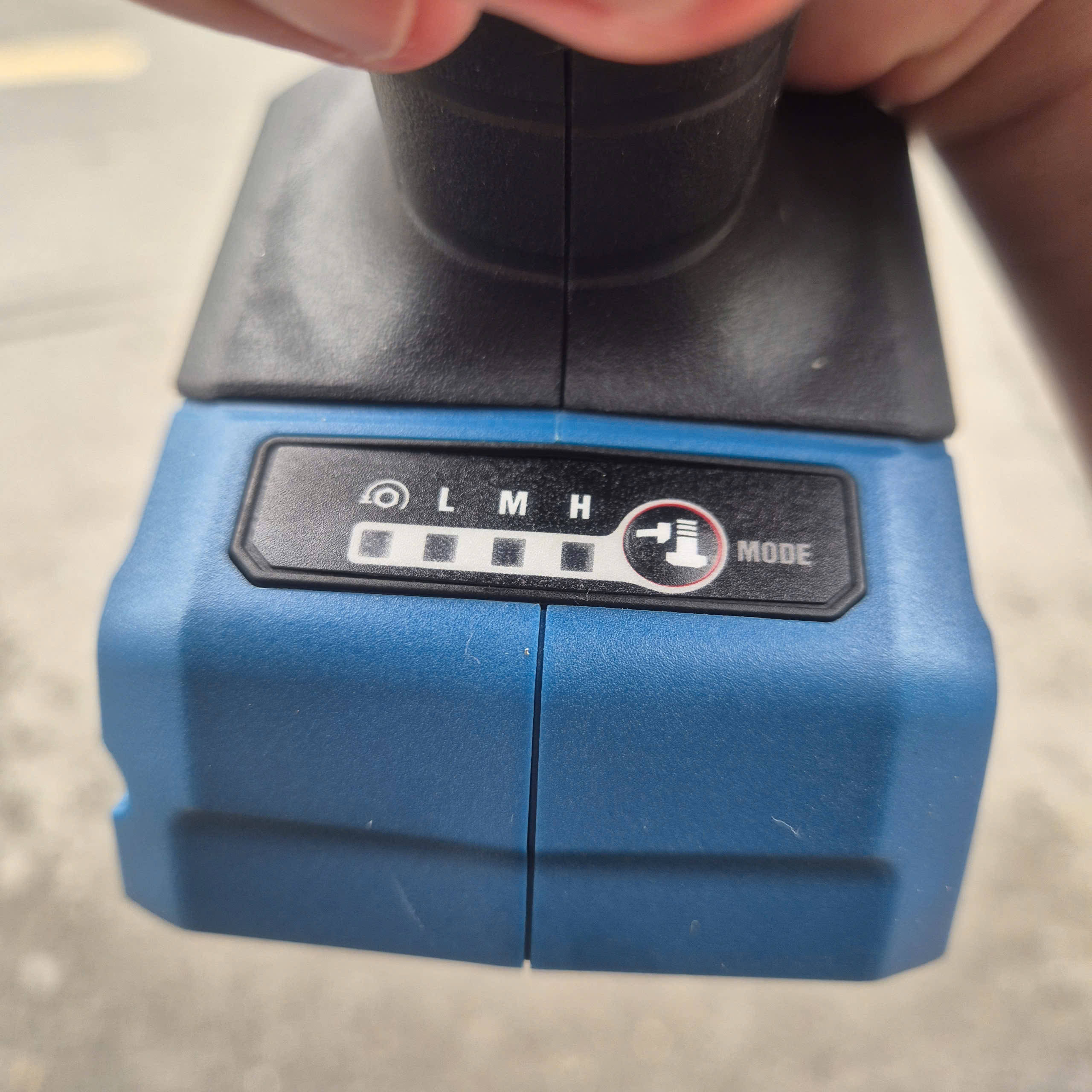 Máy vặn bu lông dùng pin 20V DONGCHENG DCPB488 DM (Lực siết 488Nm, đầu 1/2 inch)