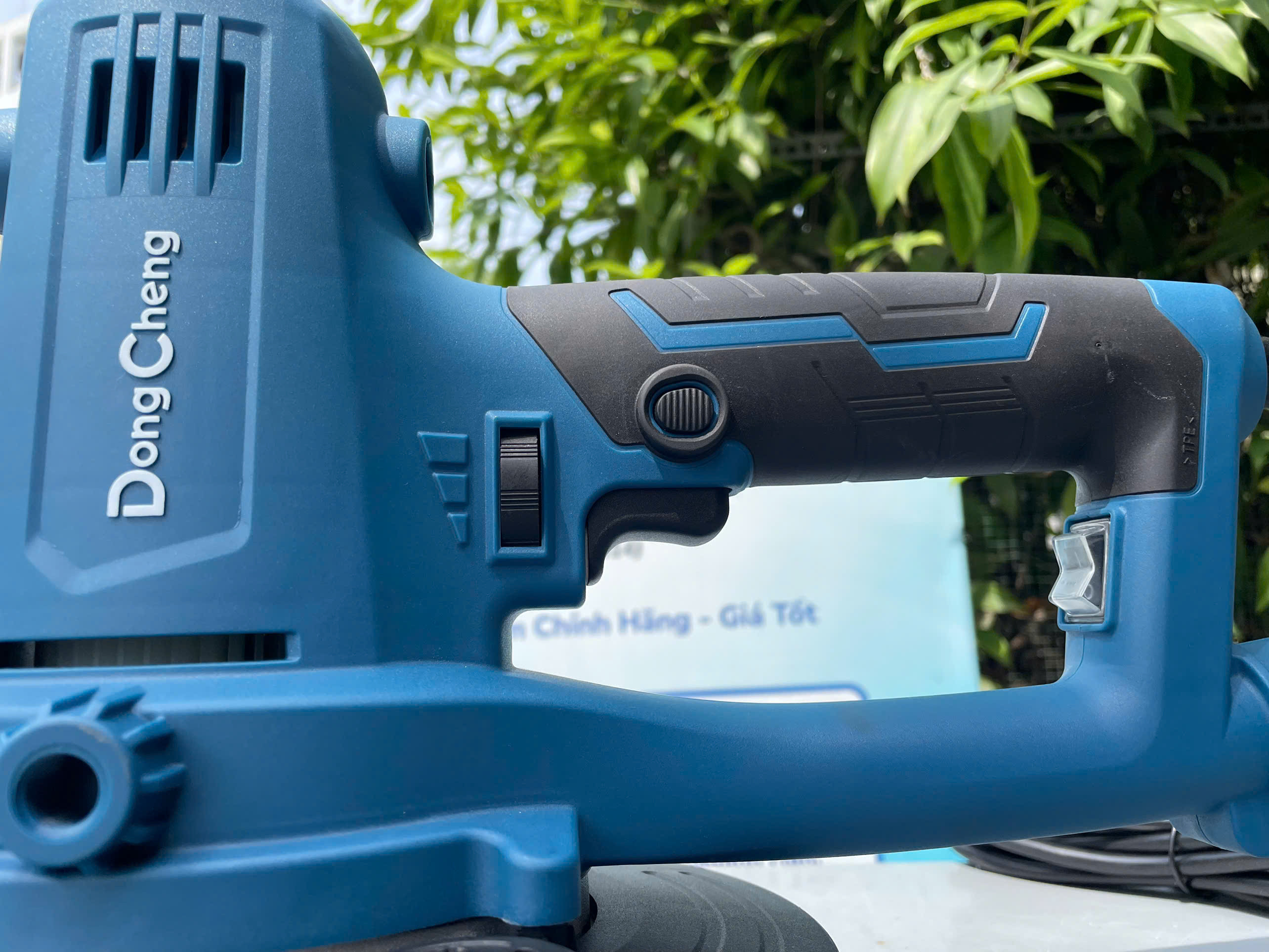 Máy Chà Nhám Tường Dongcheng DSF02-180, 180mm