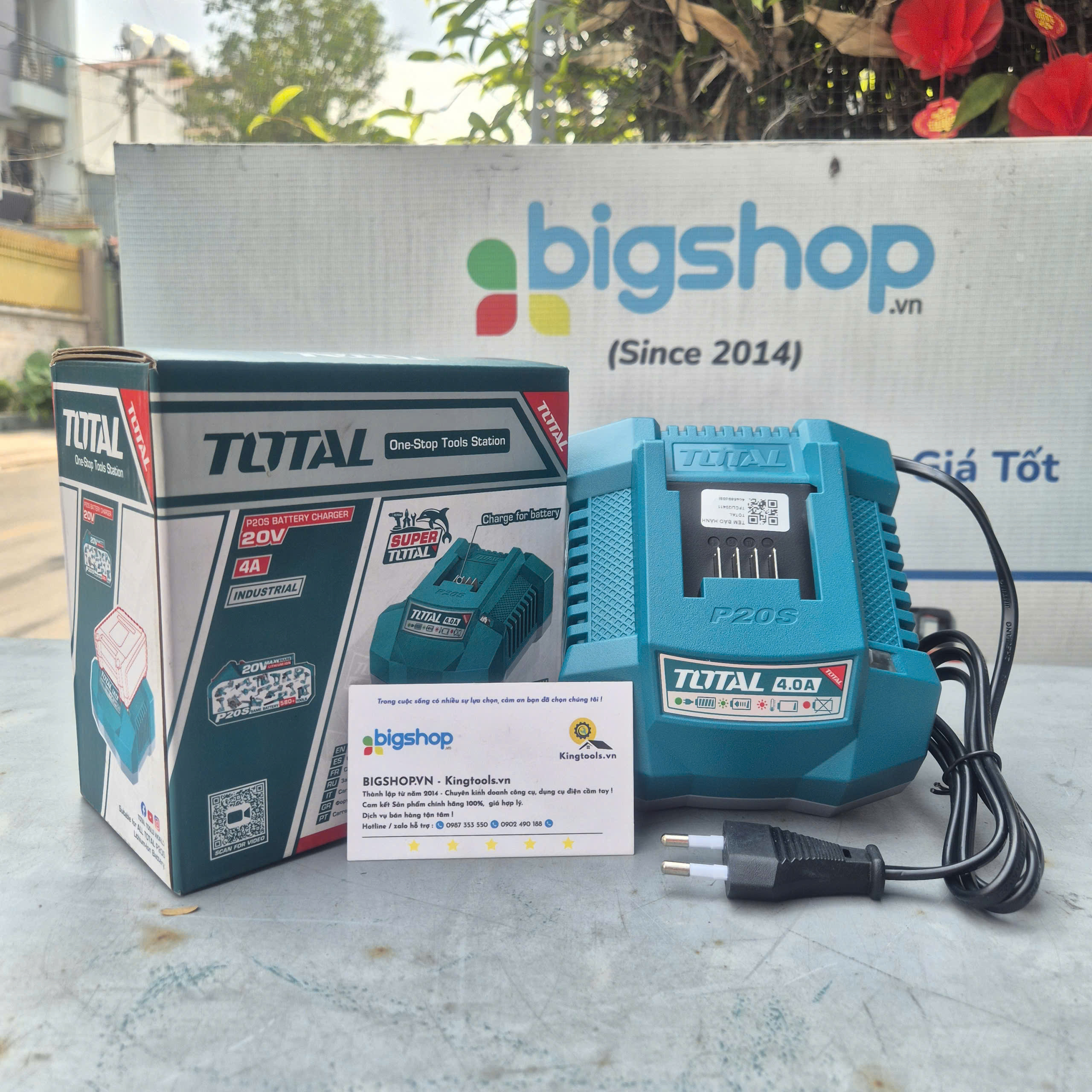 Sạc nhanh thông minh 20V/4Ah Total TFCLI20411