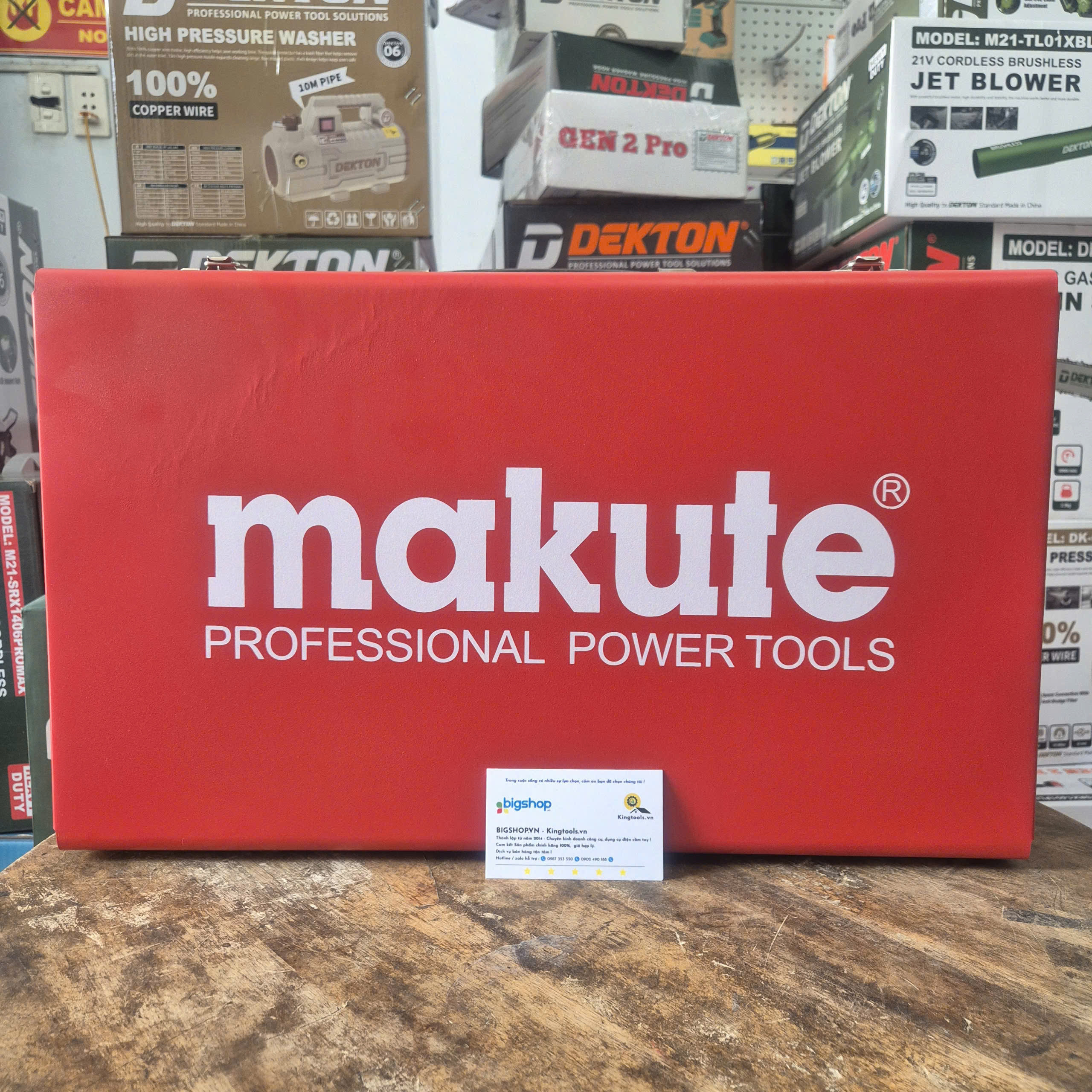 Máy đục bê tông 17 Ly  MAKUTE  1600W DH30A