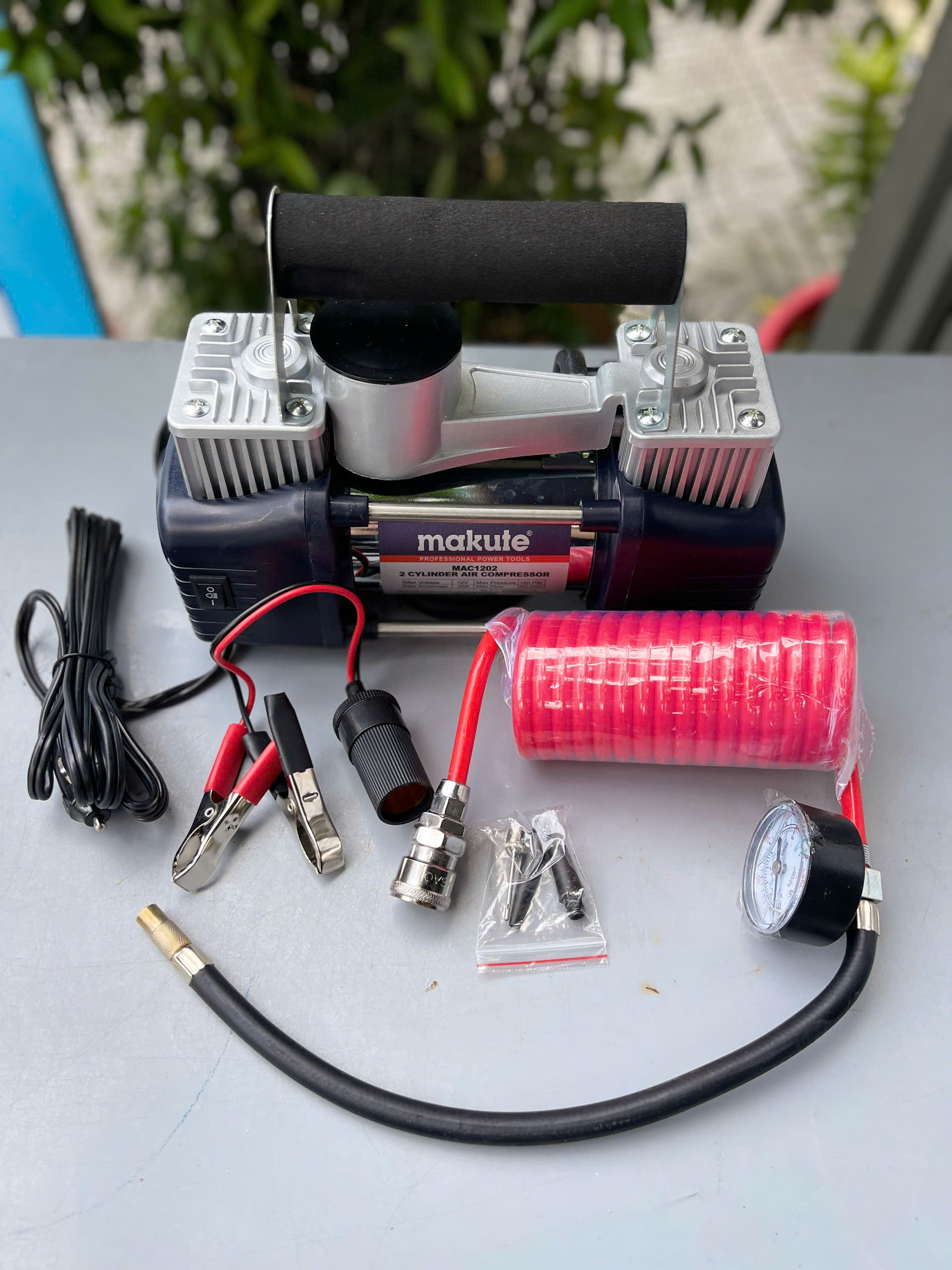 Bơm lốp xe hơi Makute, 2 xi lanh MAC1202