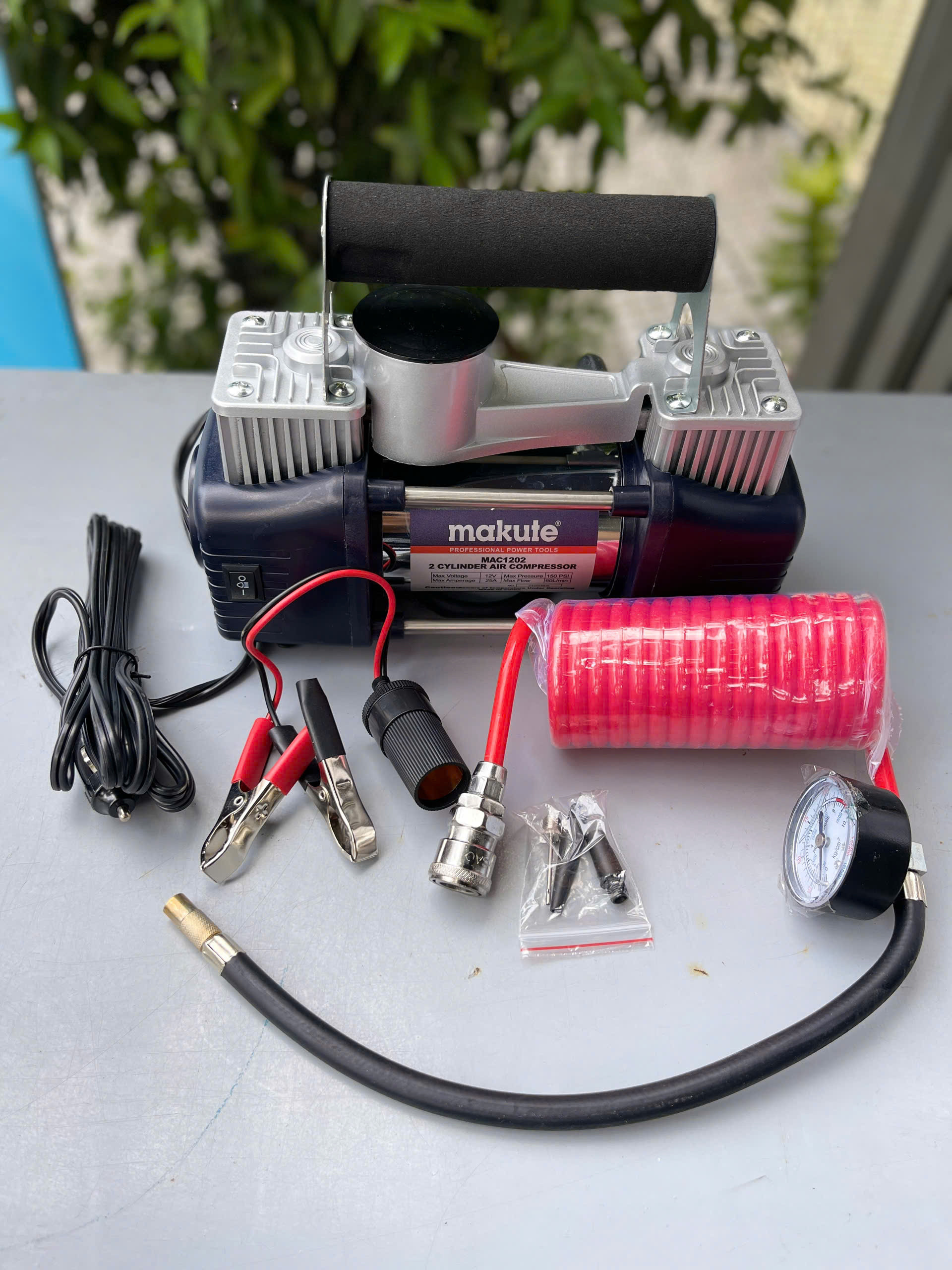 Bơm lốp xe hơi Makute, 2 xi lanh MAC1202