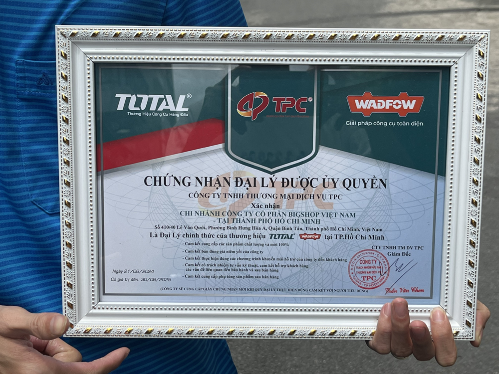 Máy phát điện dùng xăng Total TP130005 -1  - 3.0 KW( giật nổ - đề)