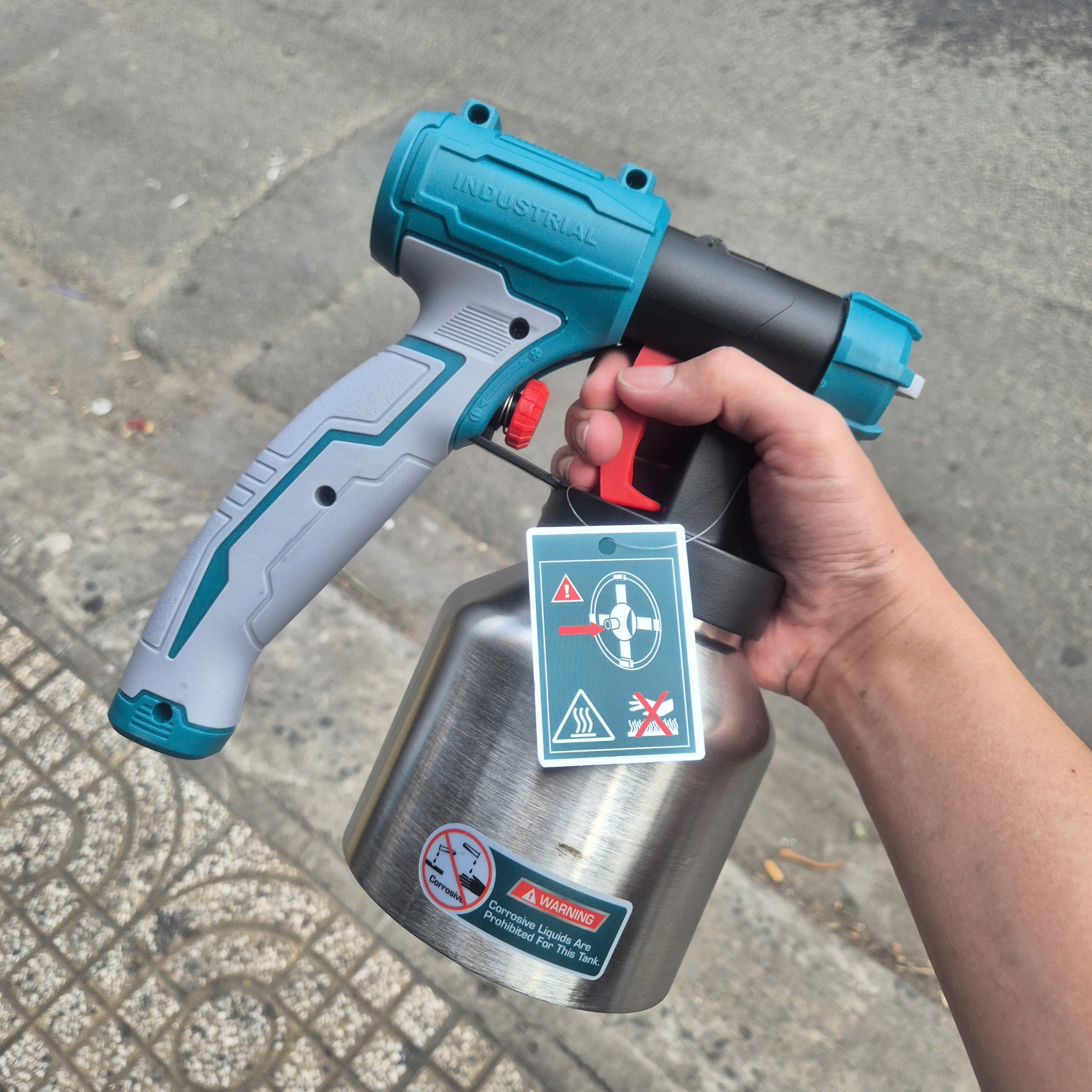 Máy phun sơn điện Total  TT5006-2 550W, bình nhôm 800ml