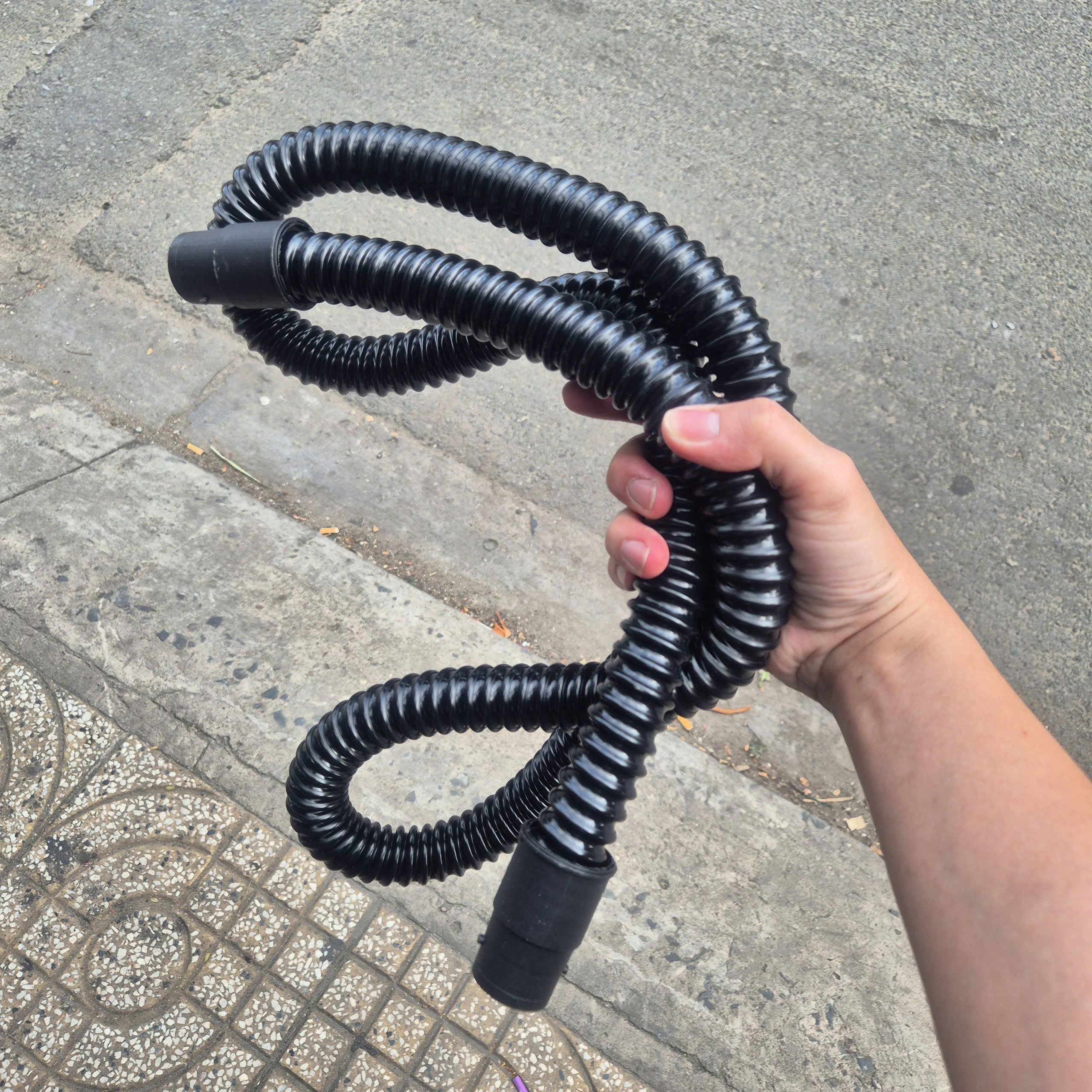 Máy phun sơn điện Total  TT5006-2 550W, bình nhôm 800ml