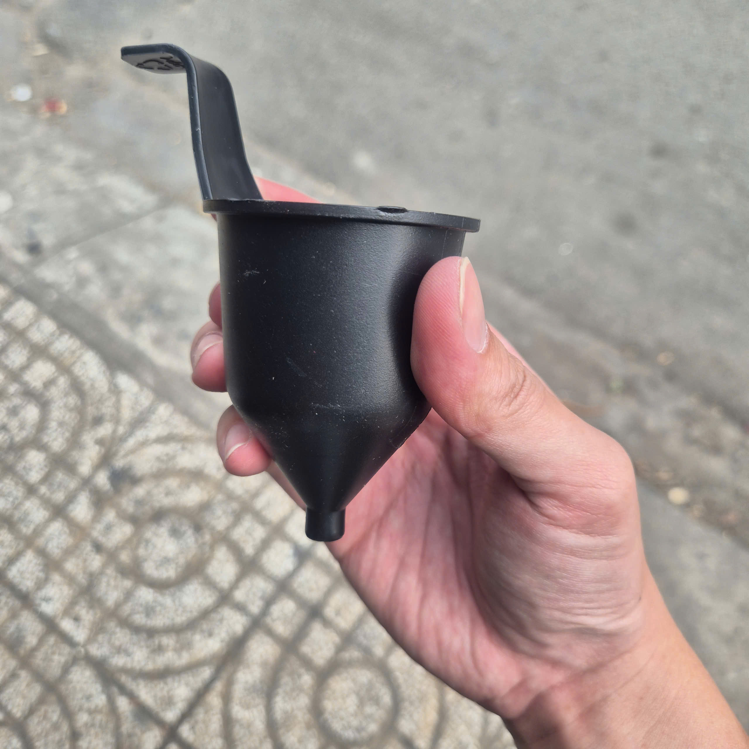 Máy phun sơn điện Total  TT5006-2 550W, bình nhôm 800ml