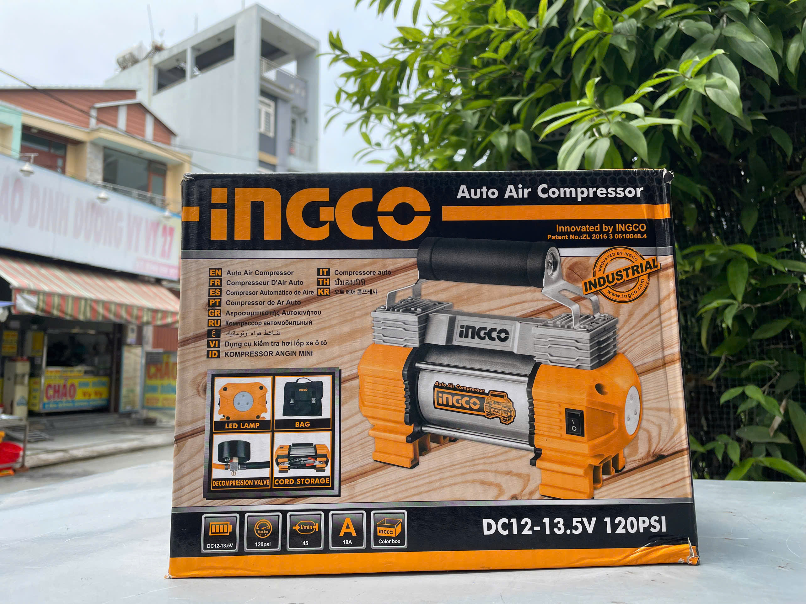 Máy bơm lốp xe ô tô, bánh, dùng bình 12V INGCO AAC2508