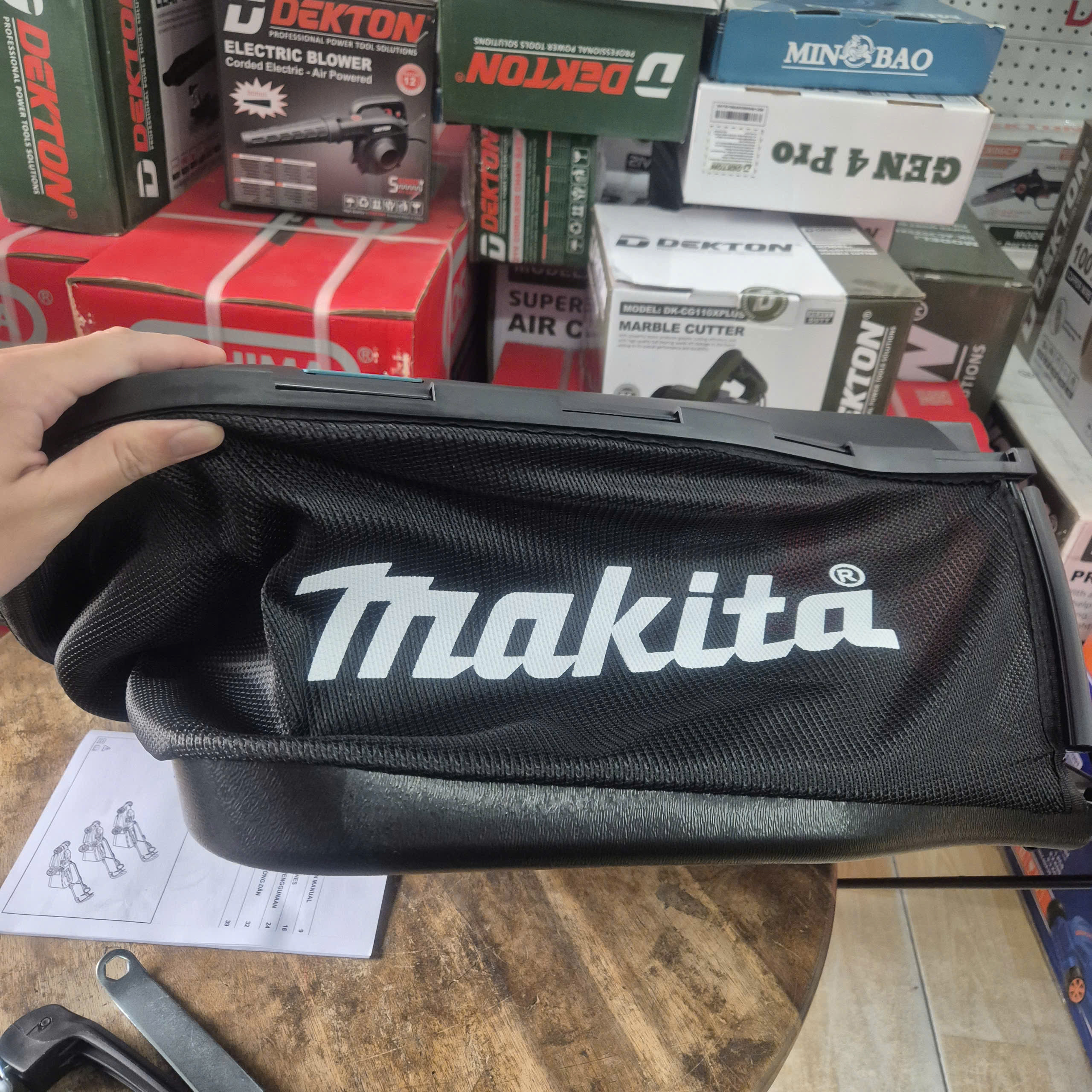 Máy cắt cỏ đẩy MAKITA ELM4120 (dùng điện)