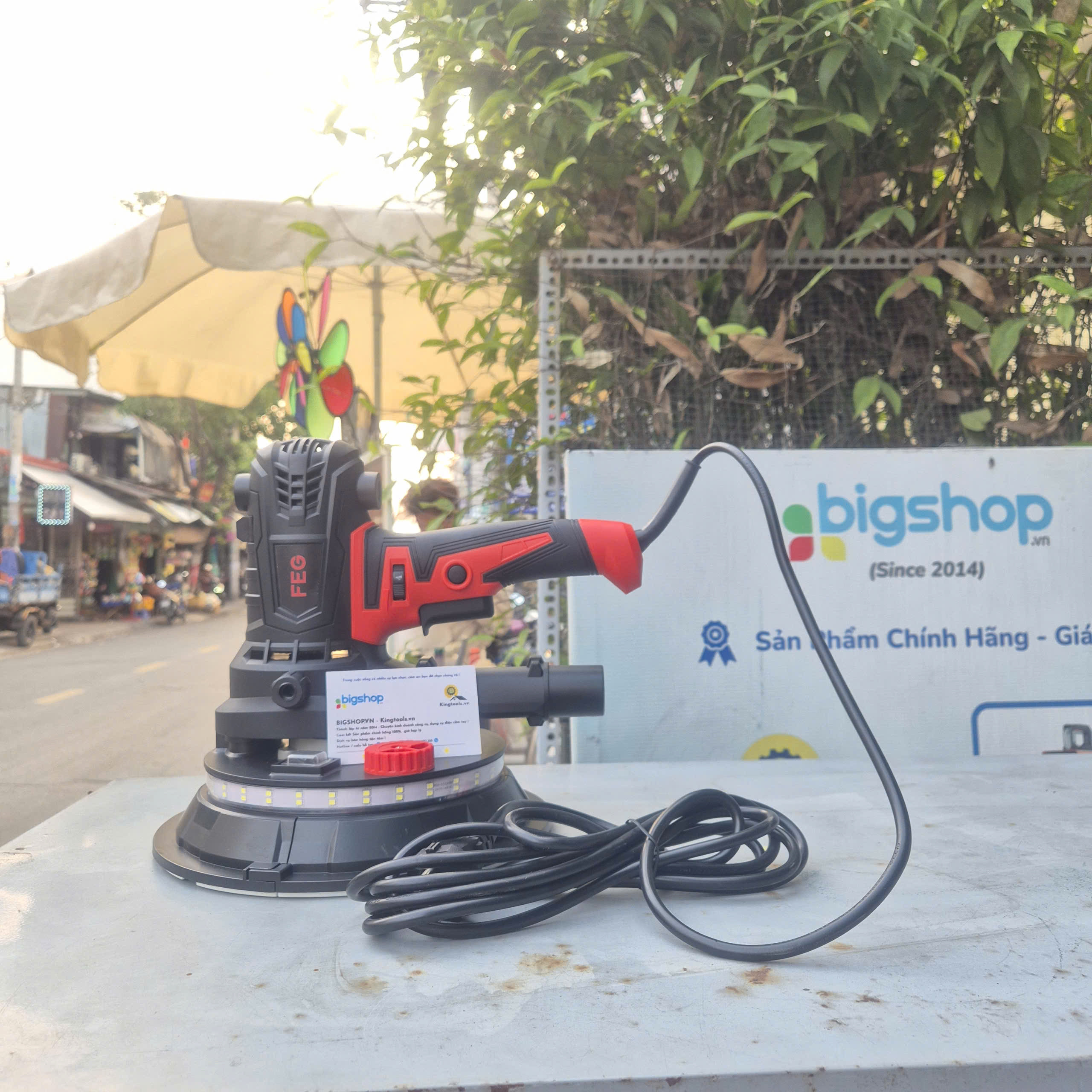 Máy đánh tường FEG EG-316 pro 900W, có đèn
