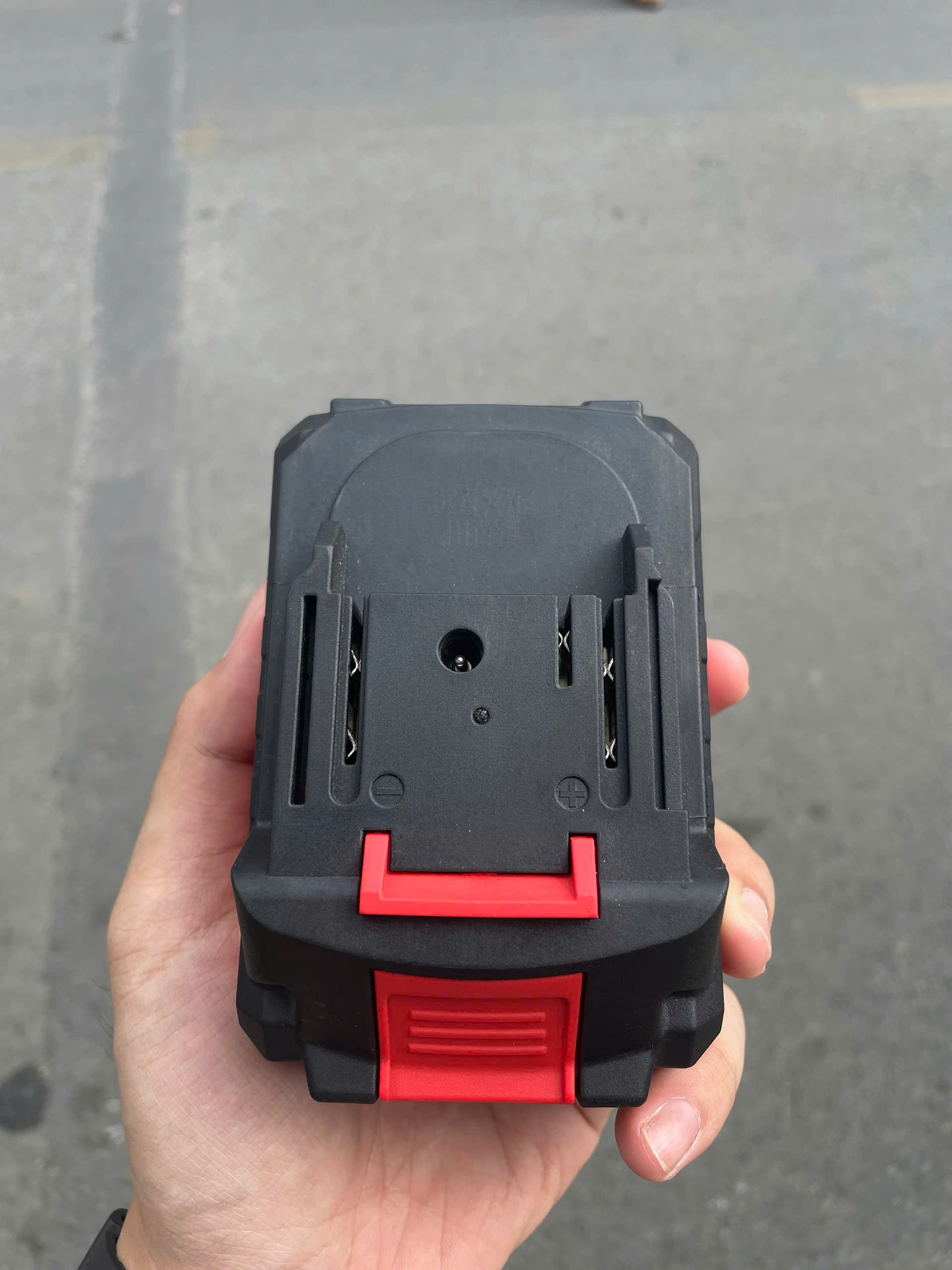 Pin 20V/4AH Makute 5420-40C (Chân pin Makita)