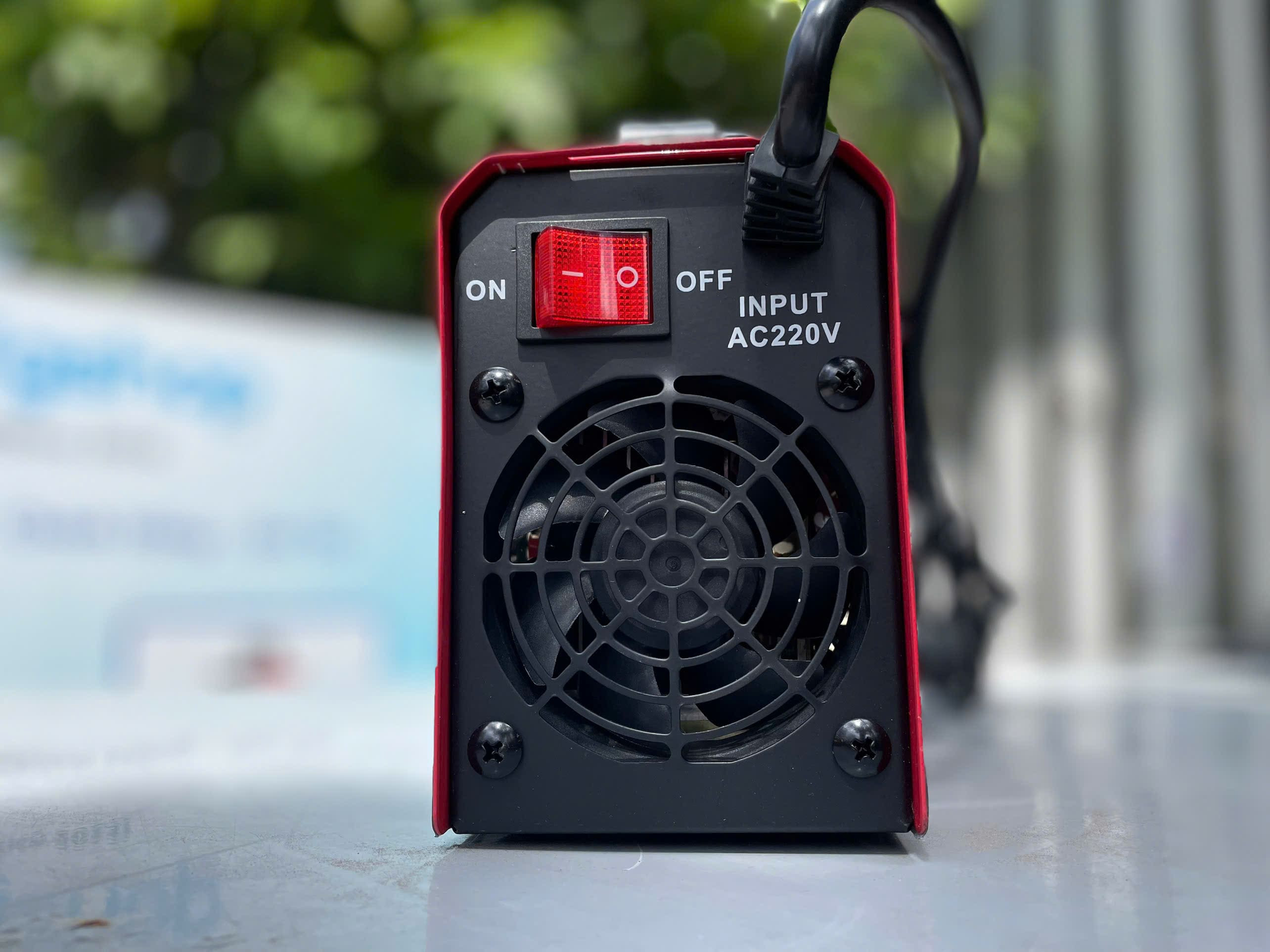 Máy hàn Inverter BTEC MMA200EQ, chuyên hàn que 2.5ly