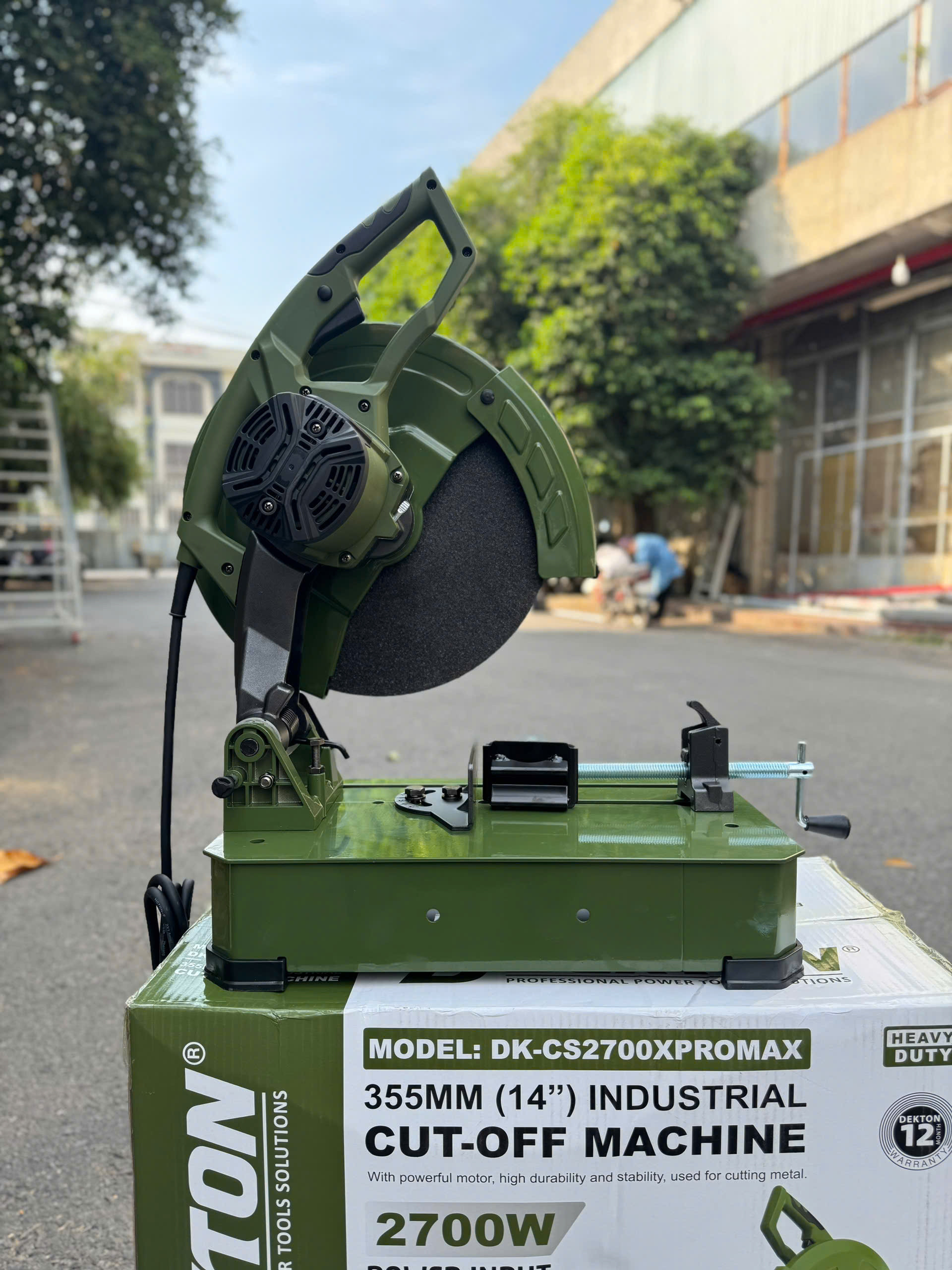 Máy Cắt Sắt DEKTON 2700W DK-CS2700XPROMAX – Bền Bỉ, Cắt Chuẩn Xác