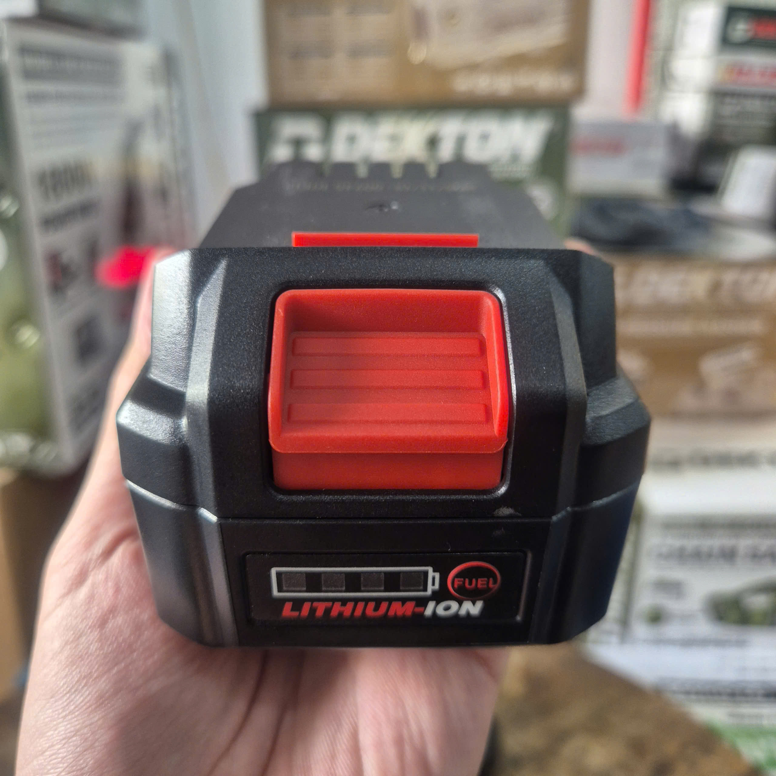 Máy cưa kiếm dùng pin 20V Dongcheng DCJF22 