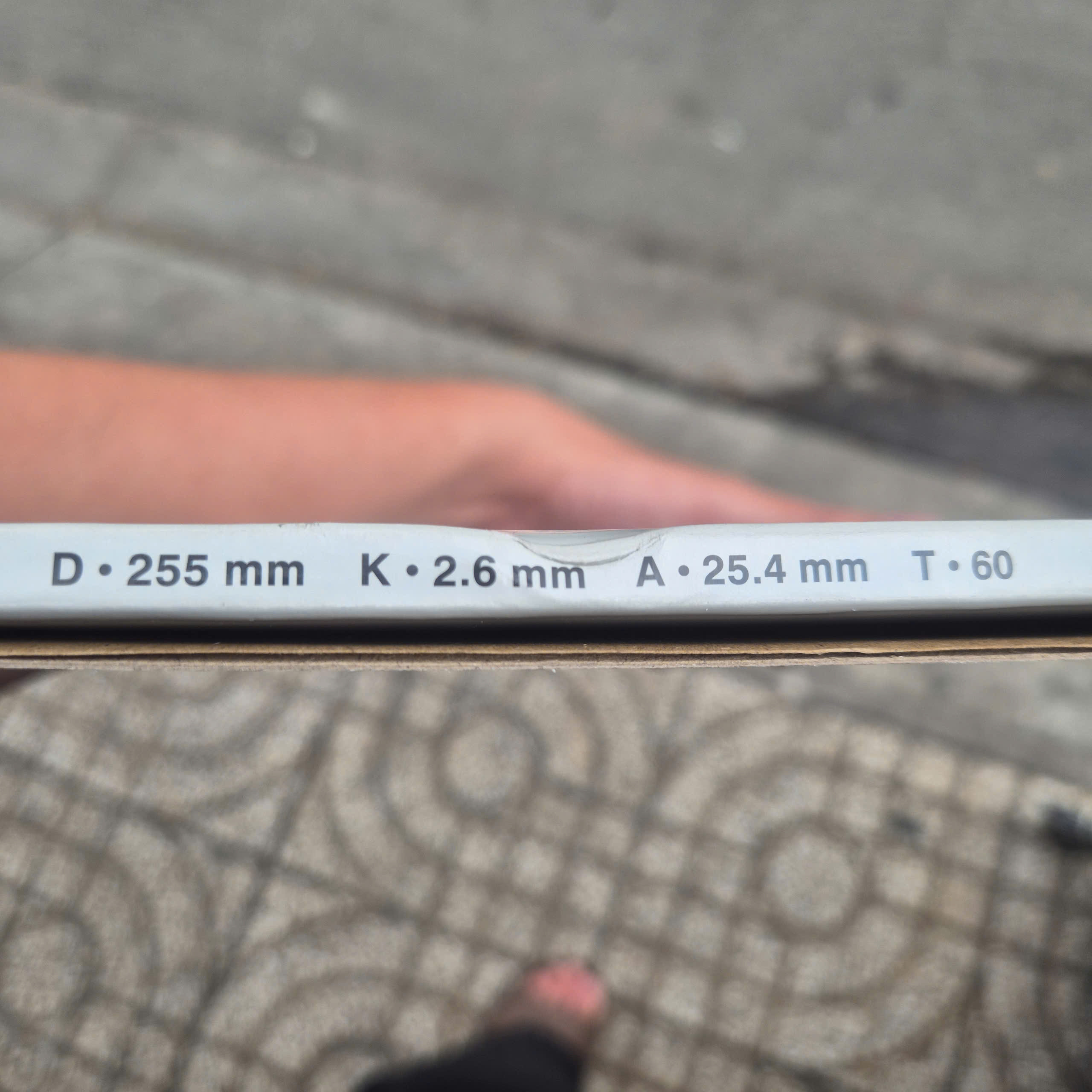 Lưỡi cưa hợp kim 255mm, cốt 25.4mmx 60T Makita P-67991 