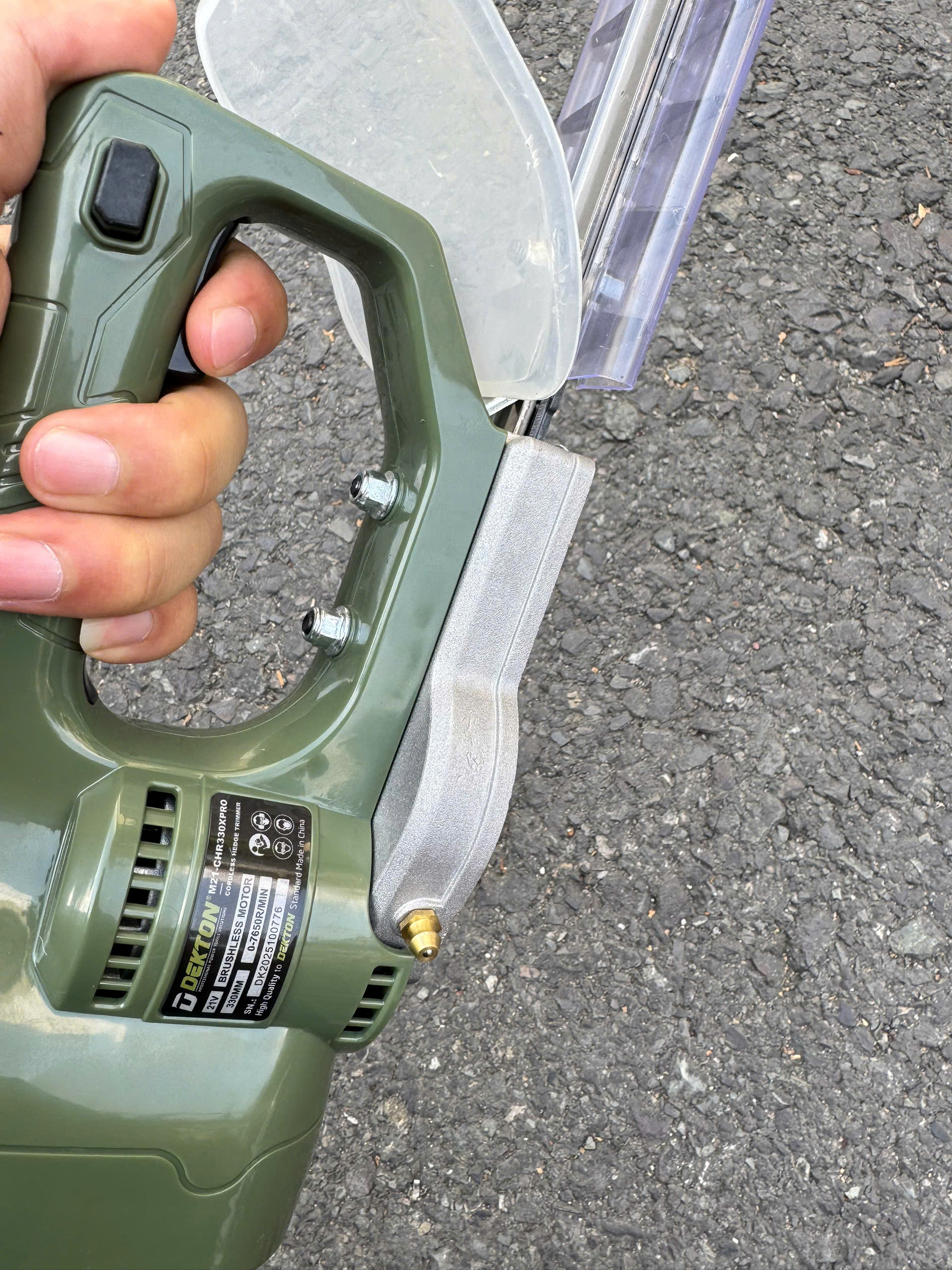 Máy cắt hàng rào pin 21V Dekton M21-CHR330XPRO