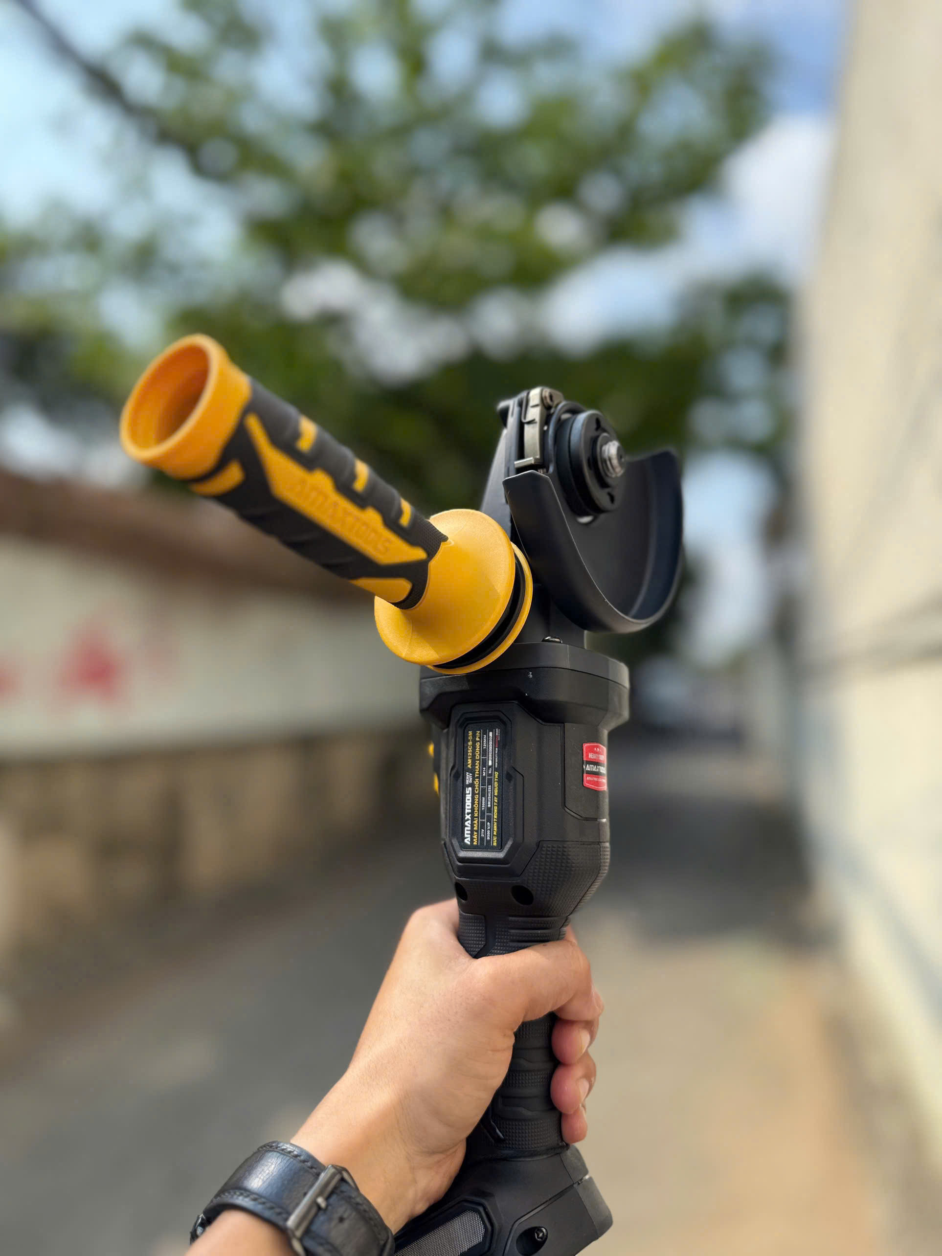 Máy mài góc pin 21V AMAXTOOLS AM100SM, động cơ không chổi than