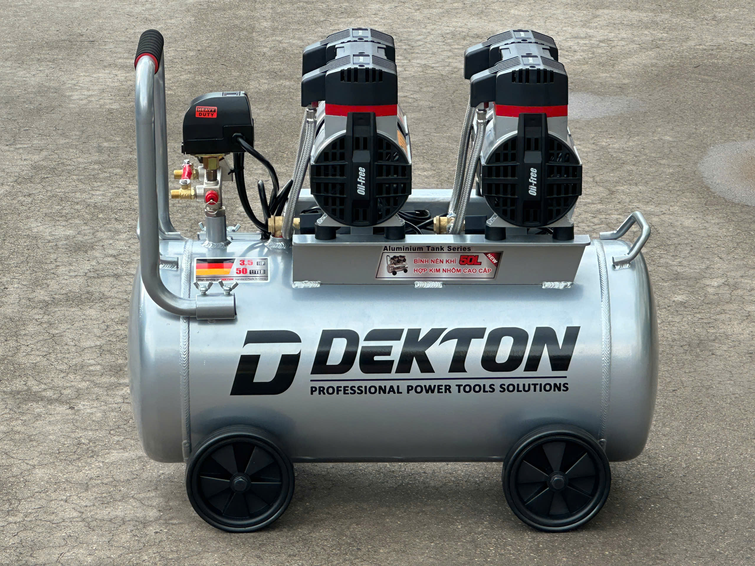 Máy Nén Khí Không Dầu Dekton DEKTON DK-AC3950PROMAX, bình nhôm
