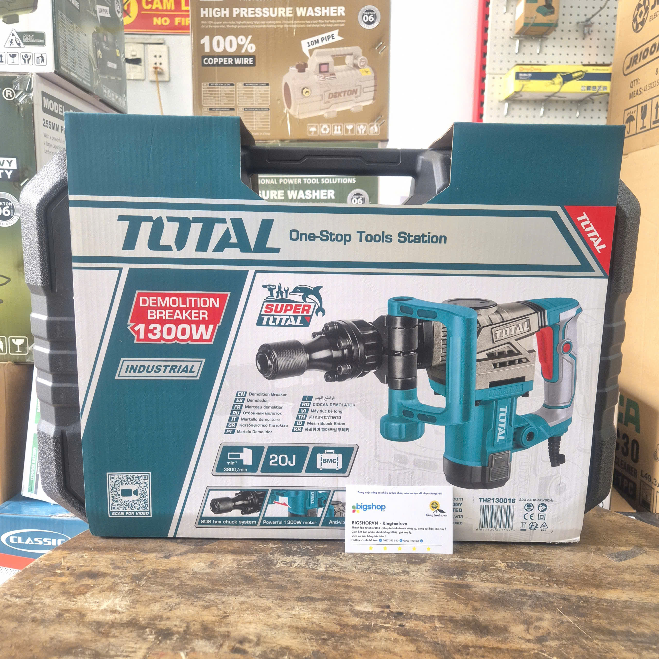 Máy đục bê tông Total TH2130016 17mm 1300W