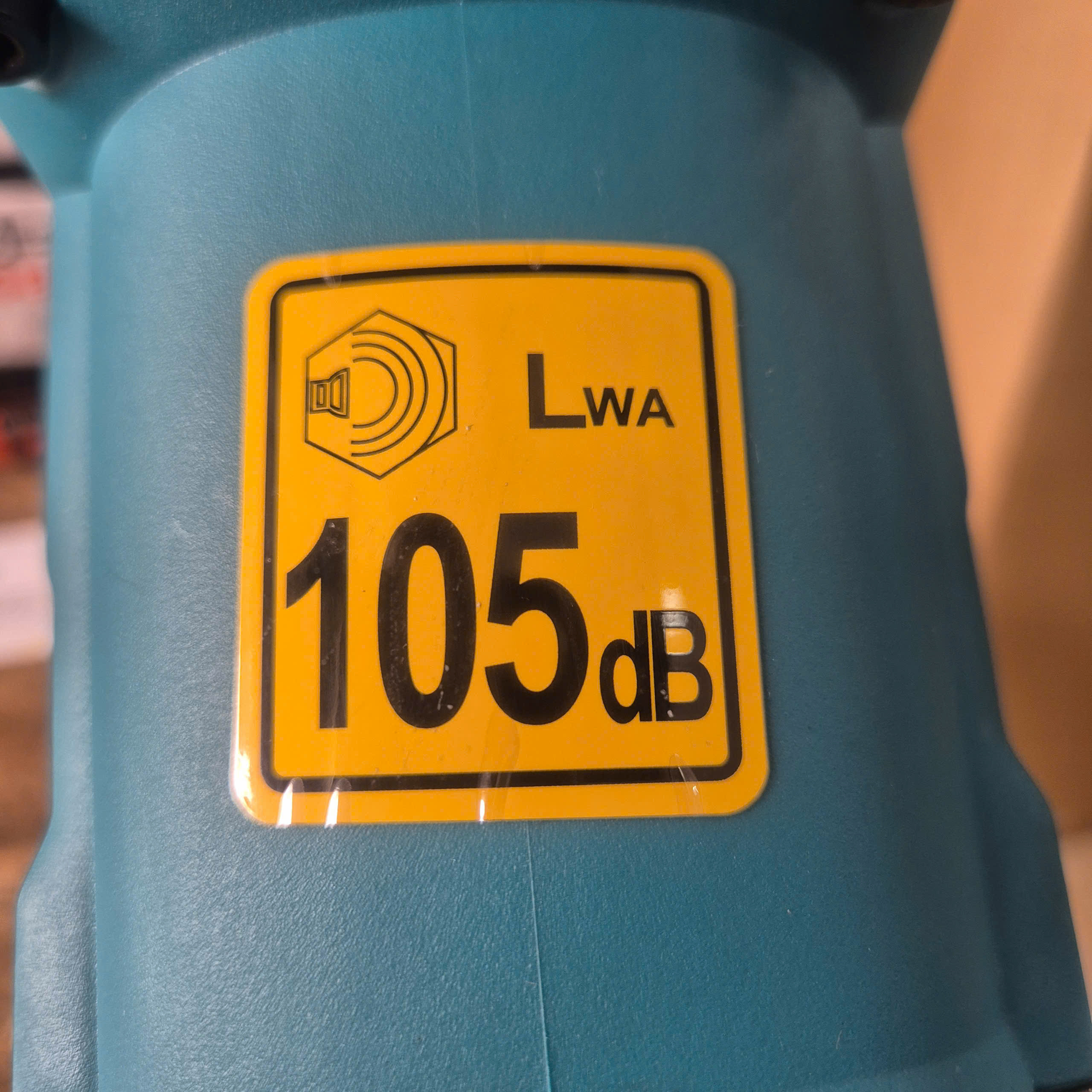 Máy đục bê tông Total TH2130016 17mm 1300W