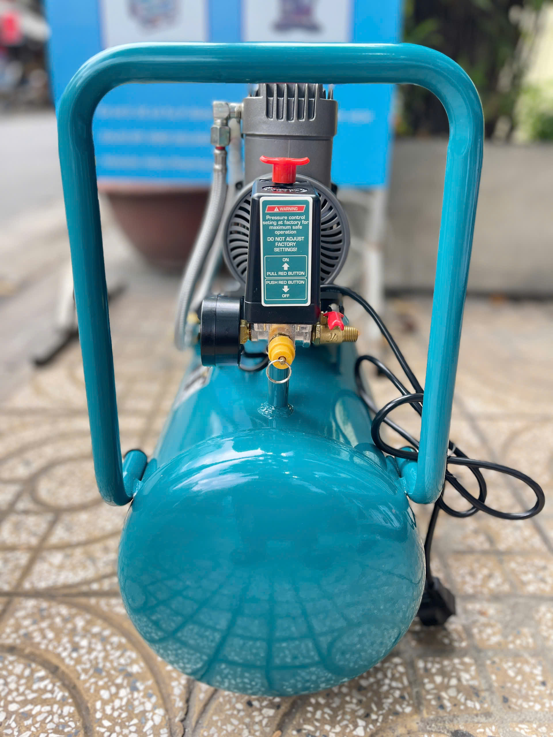 Máy nén khí không dầu Total TCS1110242T, 24L, CS 1100W