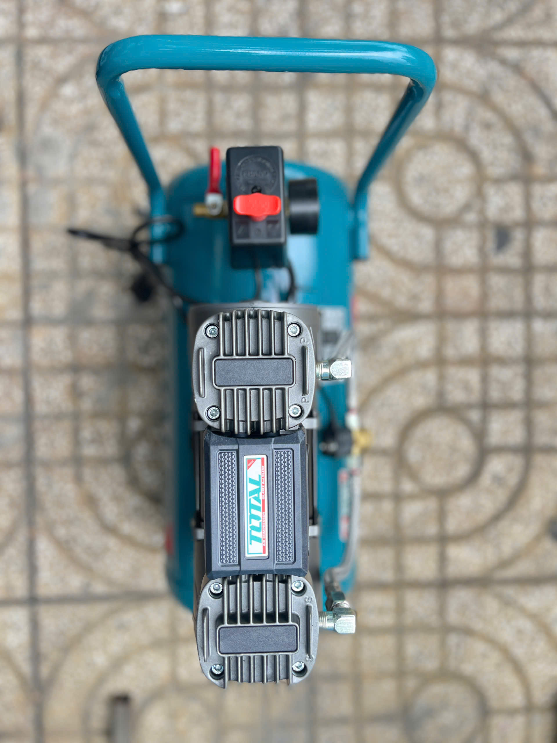 Máy nén khí không dầu Total TCS1110242T, 24L, CS 1100W