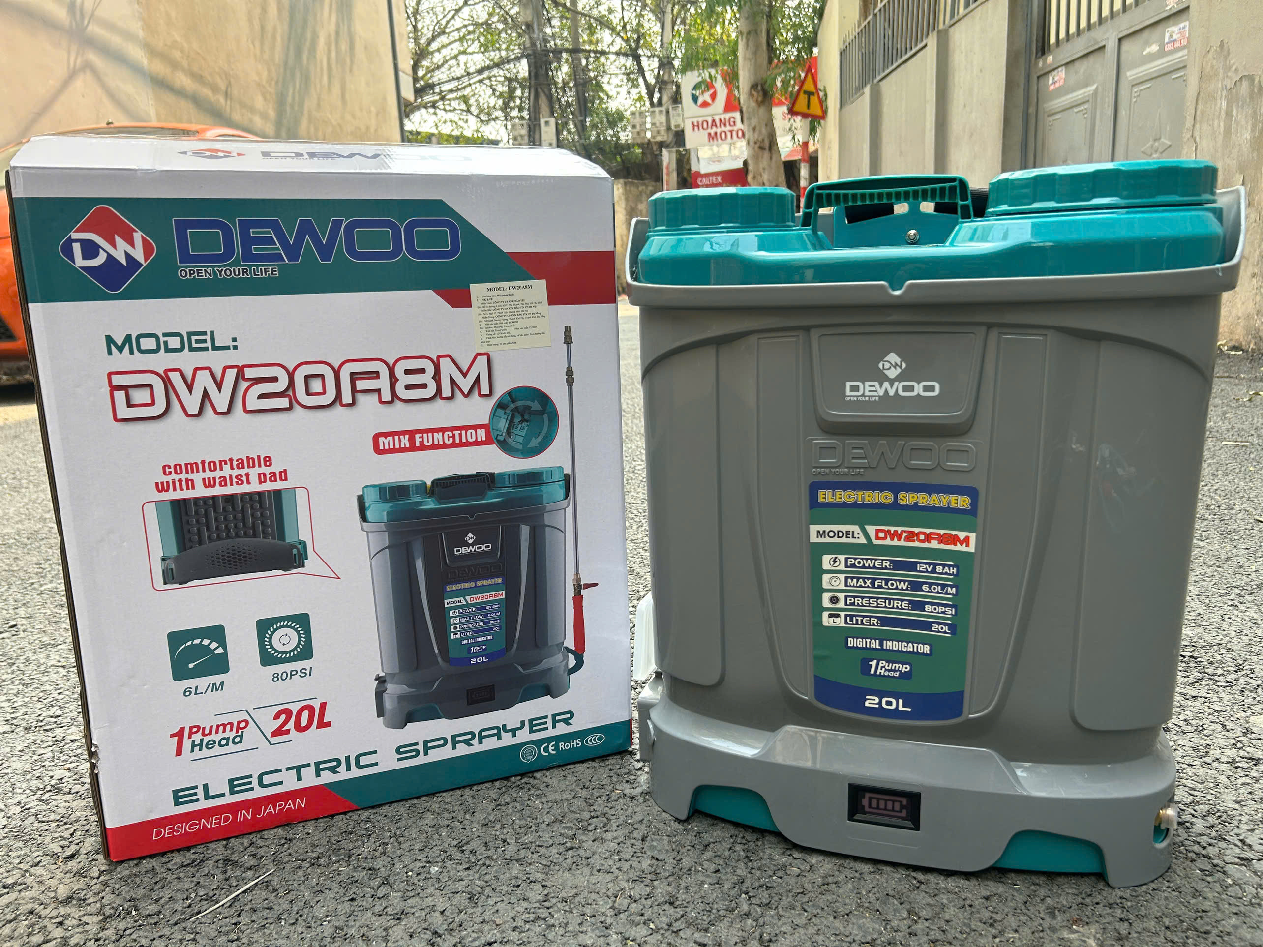 Máy phun thuốc (1 bơm) DEWOO DW20A8M, 20 Lít