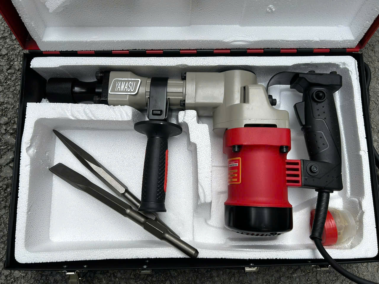 Máy đục bê tông 17mm Yamasu YMS-DBT0810G2 - tặng Kèm 2 mũi đục