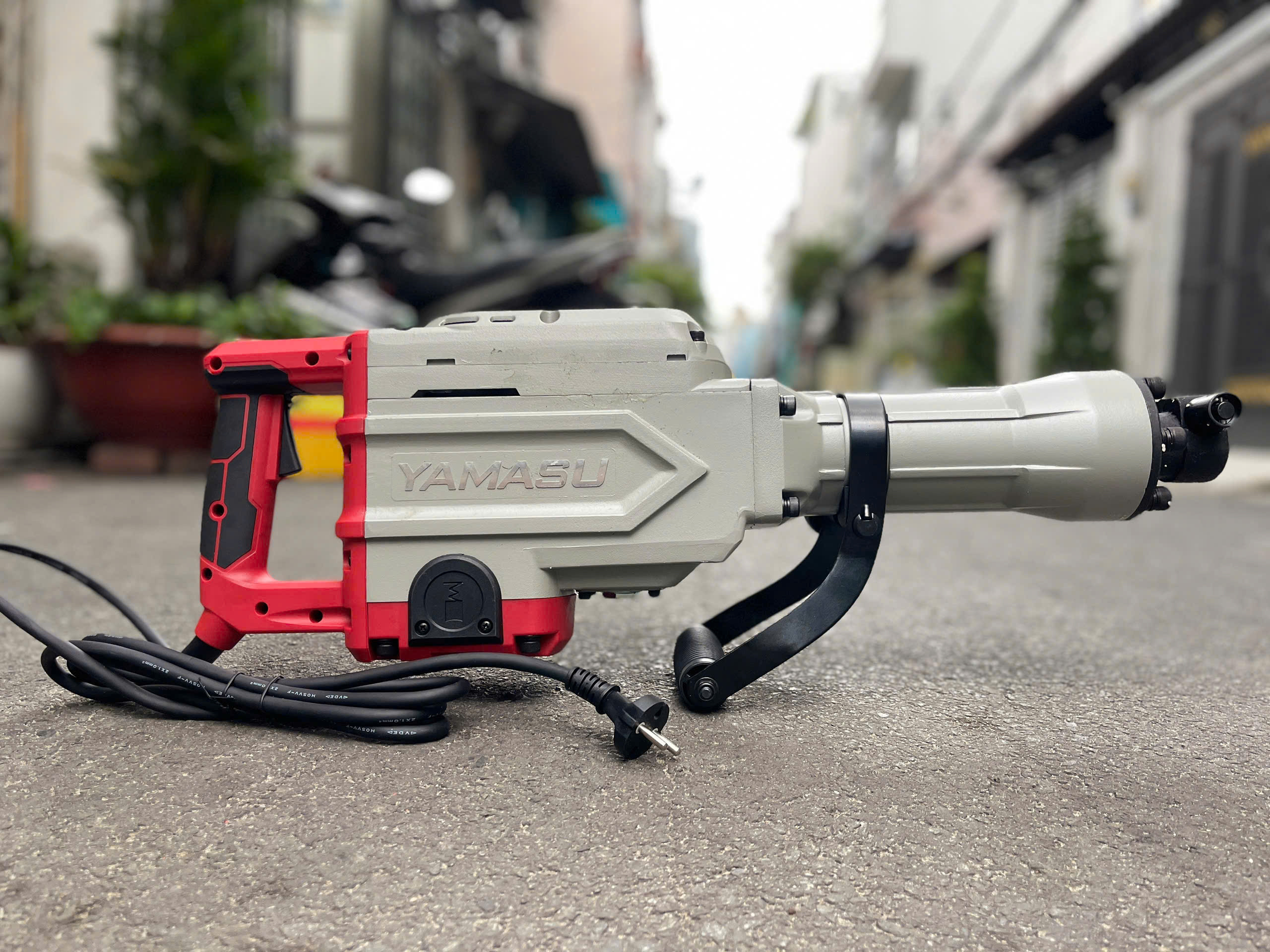 Máy đục phá bê tông Yamasu YMS-95A