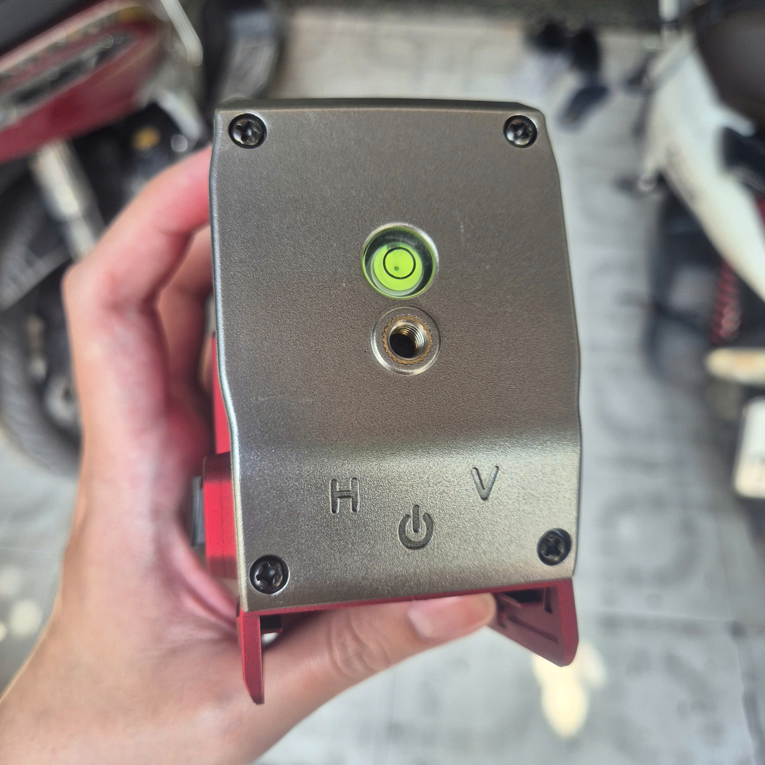 Máy cân bằng laser 12 tia xanh YAMASU YMS-12D