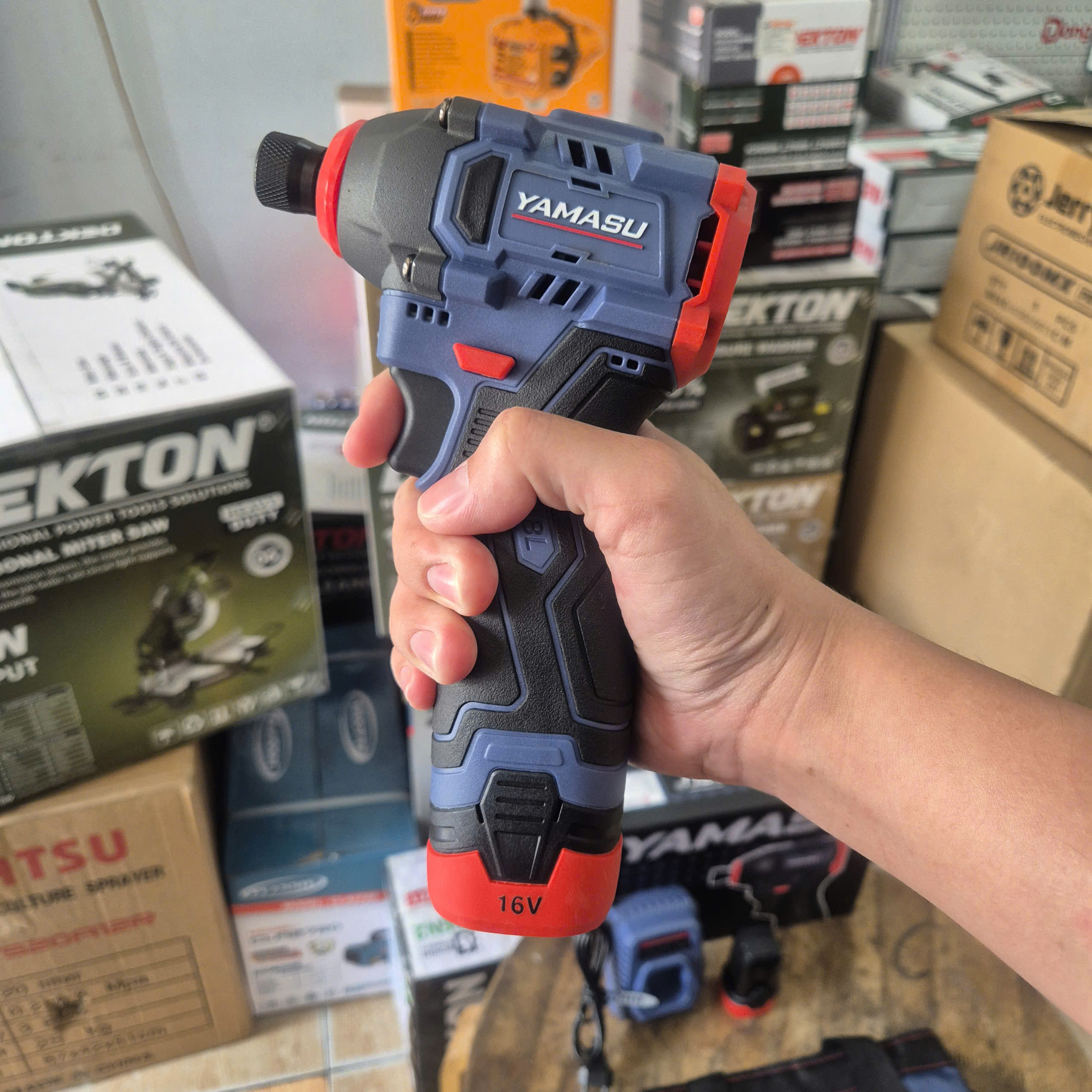 Máy siết vít động lực Pin 16V, 160N Yamasu YMS-MCV10160G2W (2 Pin 1.5Ah)