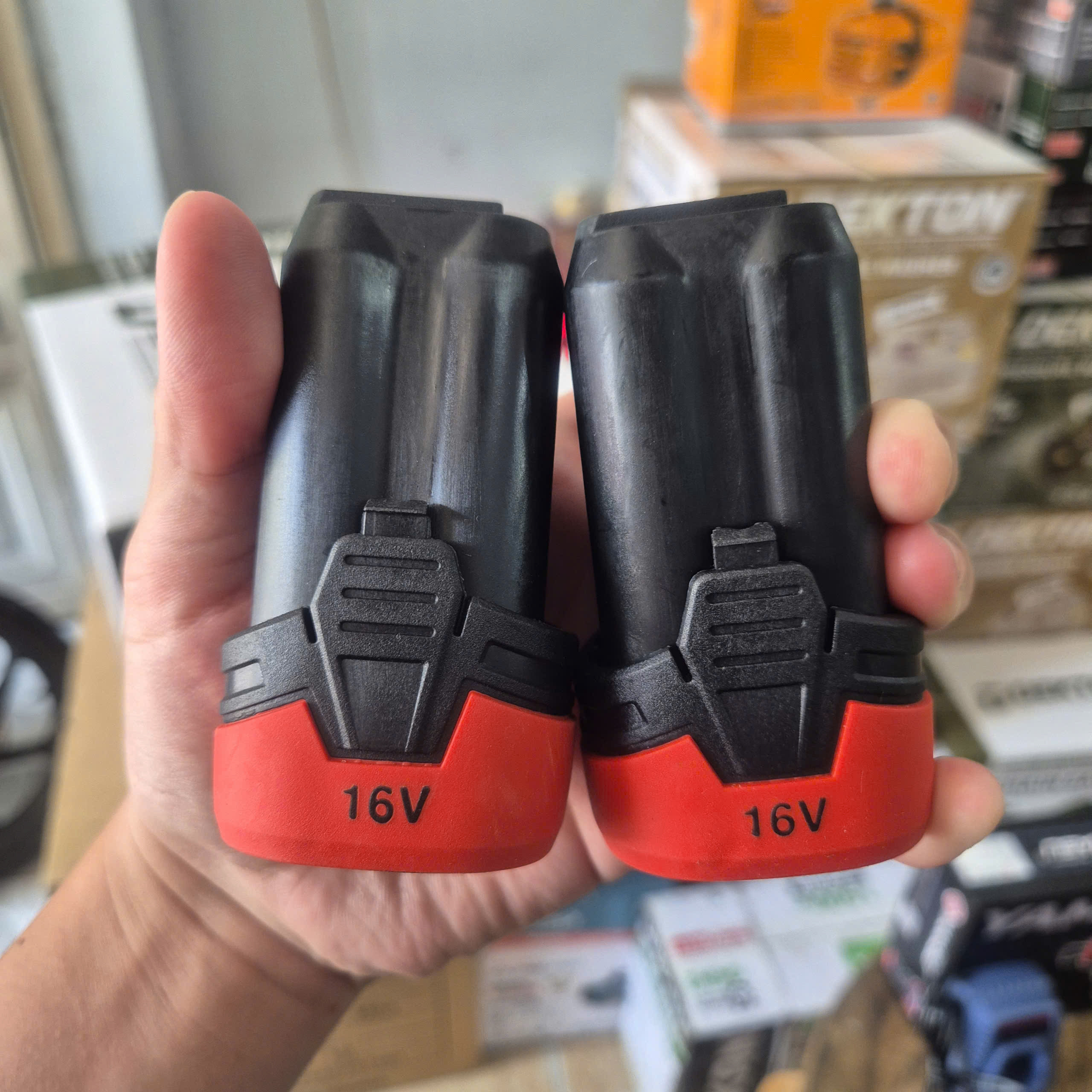 Máy siết vít động lực Pin 16V, 160N Yamasu YMS-MCV10160G2W (2 Pin 1.5Ah)