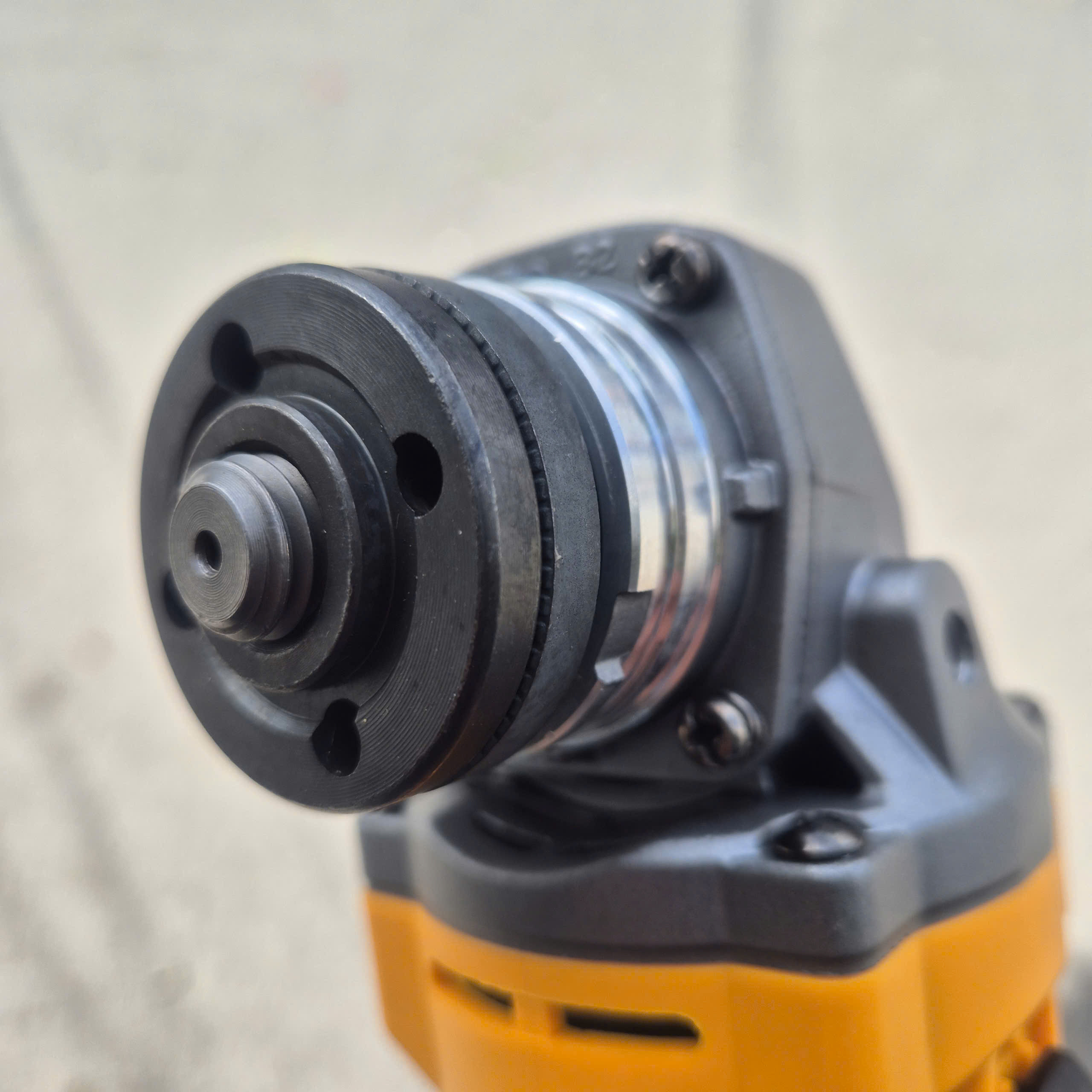 Máy mài góc INGCO AG90028 (Công suất 900W, đĩa 125mm)