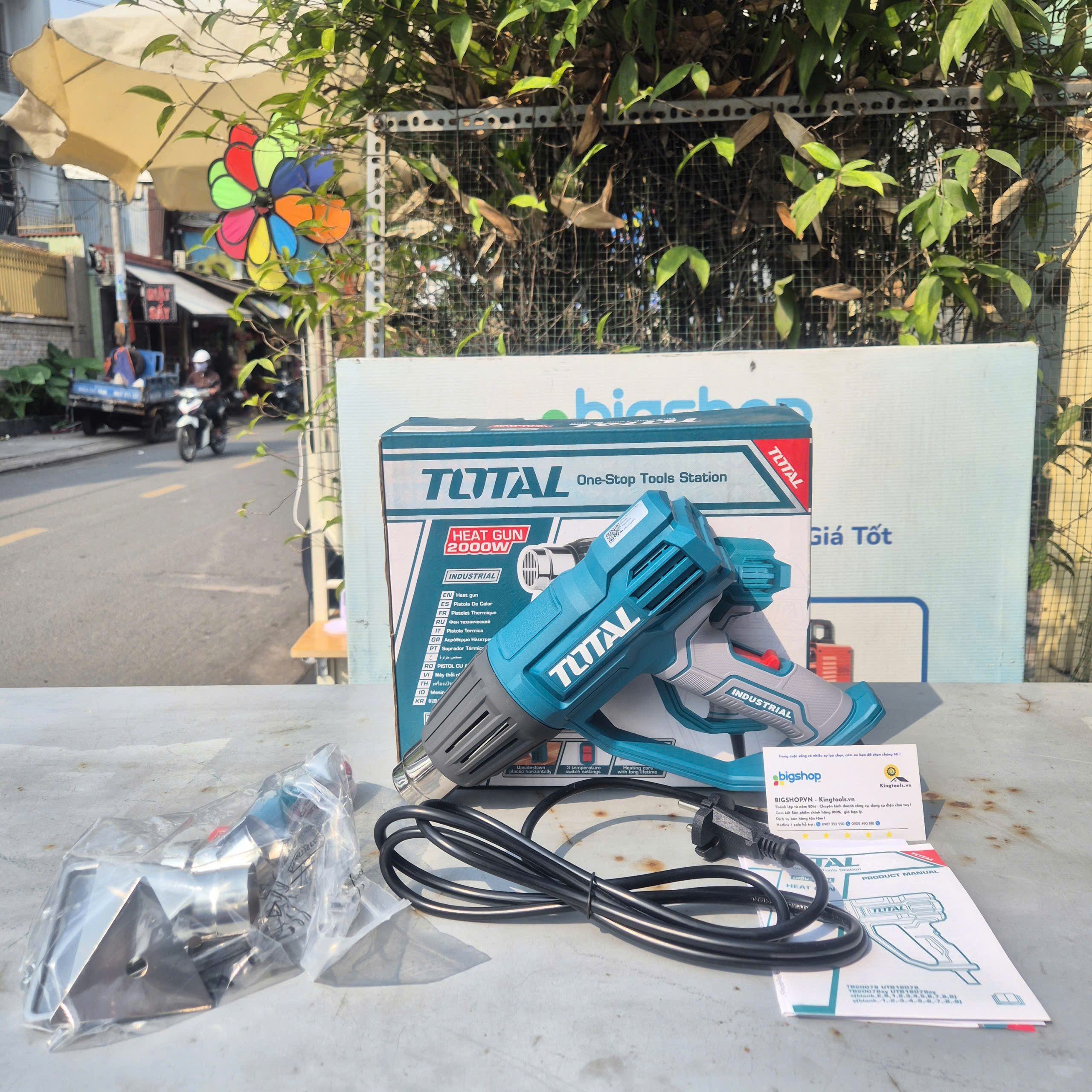 Máy thổi hơi nóng 2000W Total TB20078