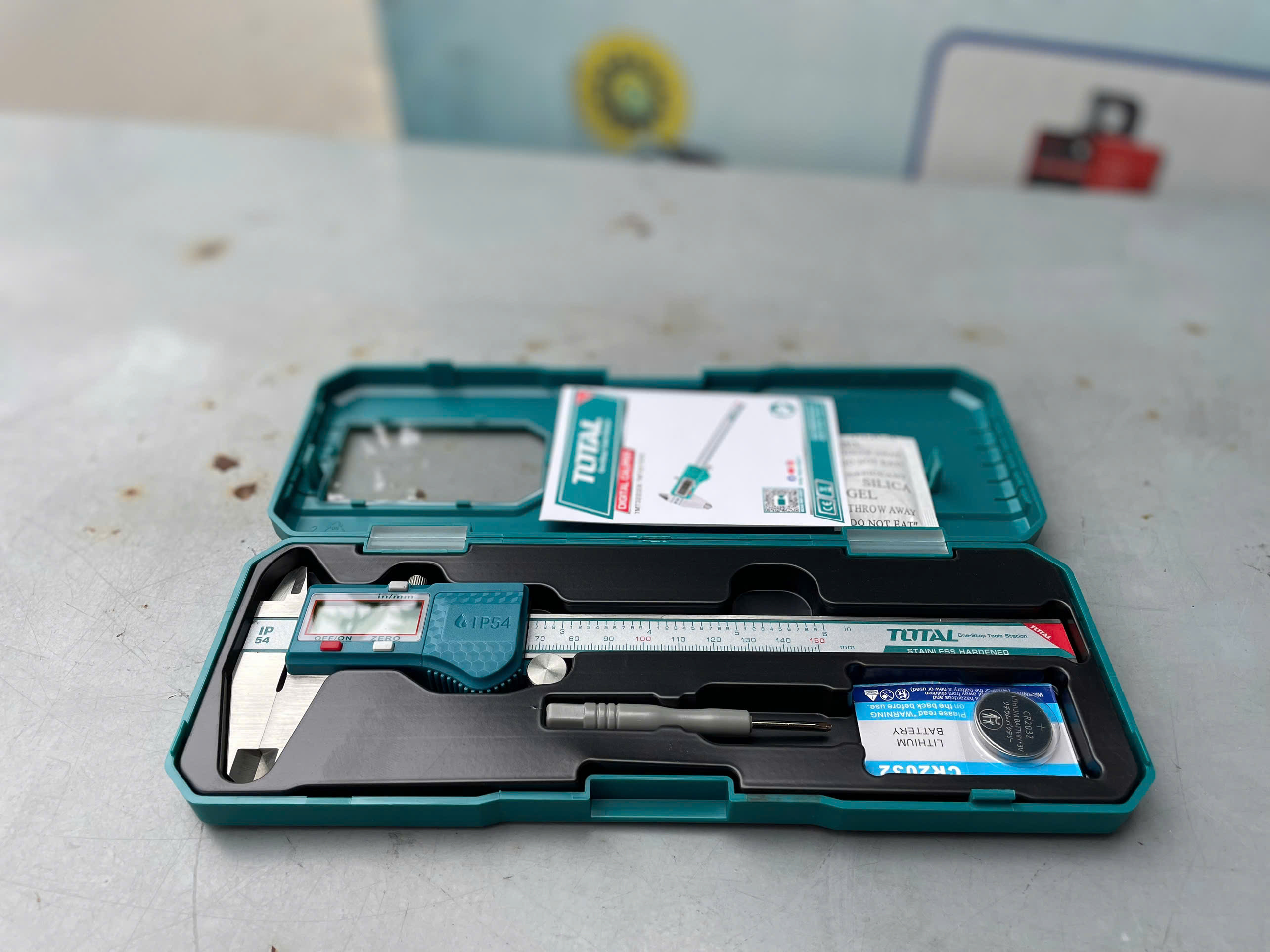 Thước cặp điện tử IP54 Total TMT321506